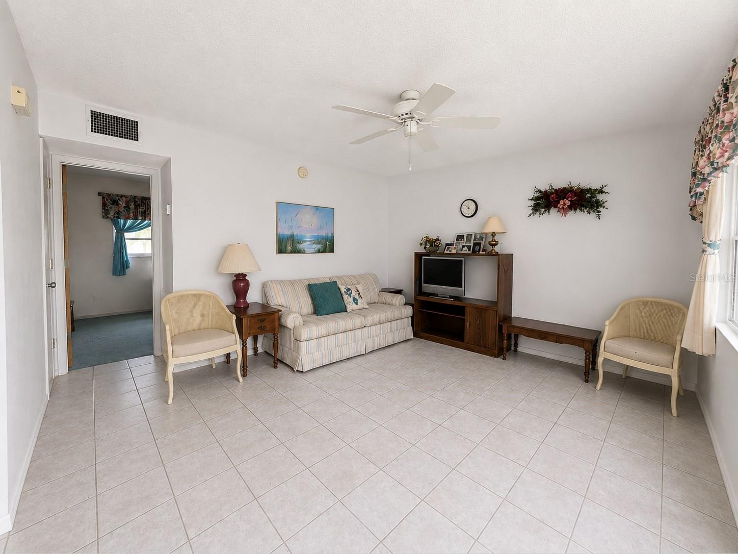 250 Rosery Rd NW #328, Largo, FL 33770