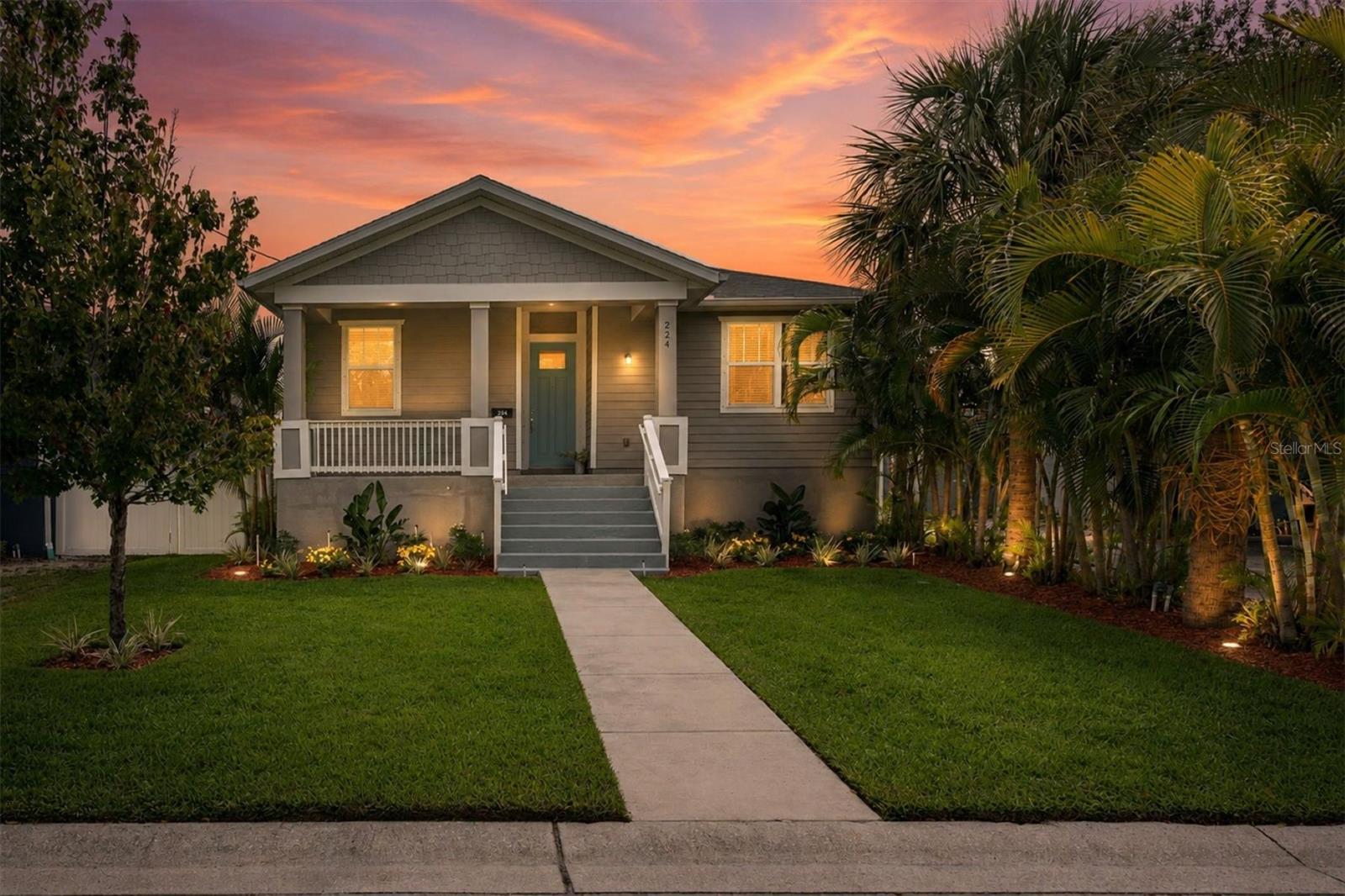 224 NE Jefferson Cir N, St Petersburg, FL 33702