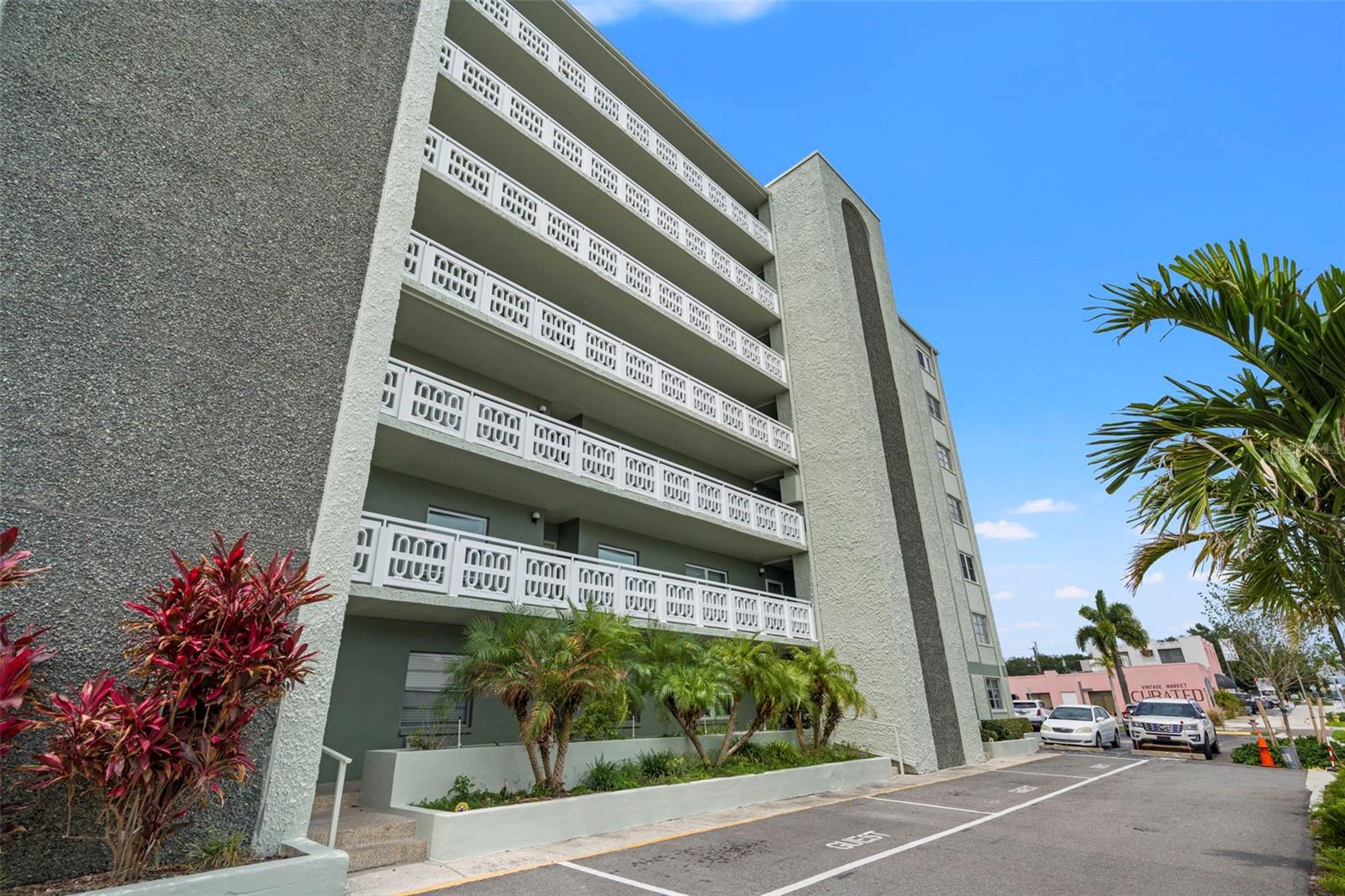 7321 Central Ave #407, St Petersburg, FL 33710