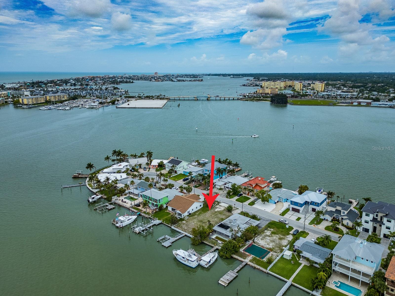 813 Bay Point Dr, Madeira Beach, FL 33708
