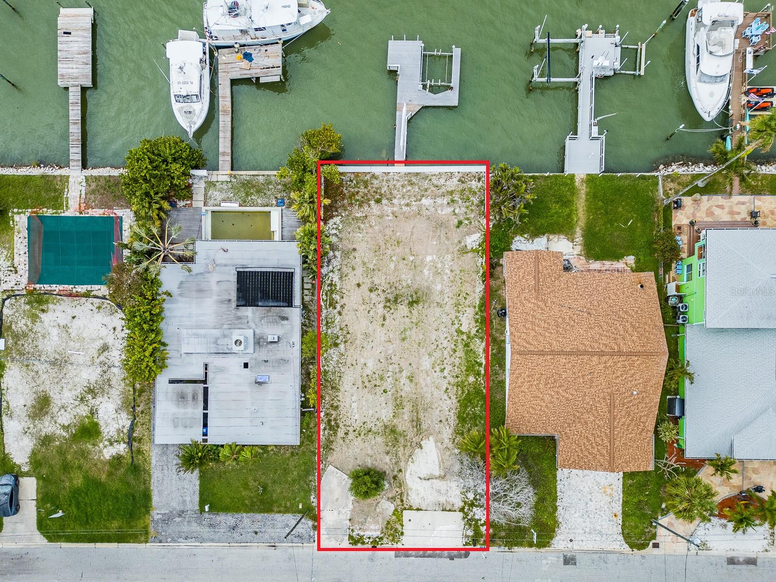 813 Bay Point Dr, Madeira Beach, FL 33708