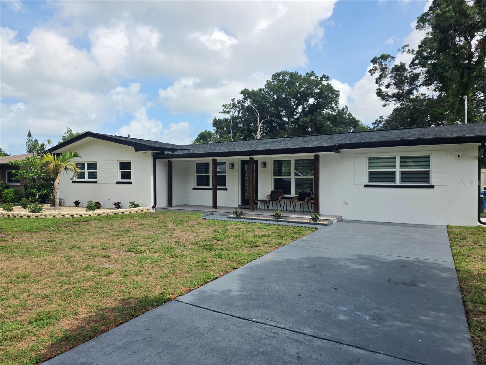 1446 Admiral Woodson Ln, Clearwater, FL 33755