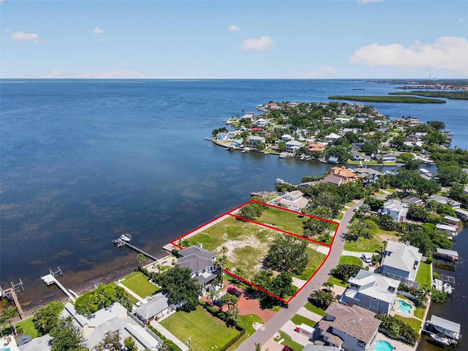 621 N Mayo St, Crystal Beach, FL 34681
