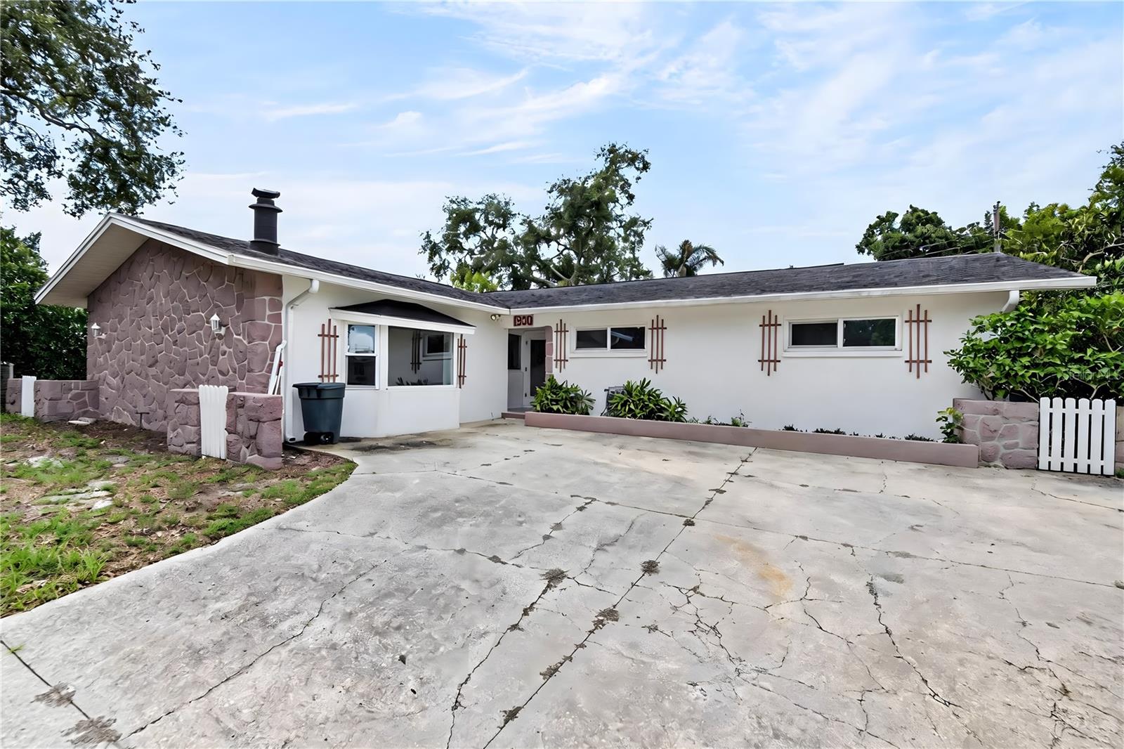 1900 Stanton Ave, Largo, FL 33770