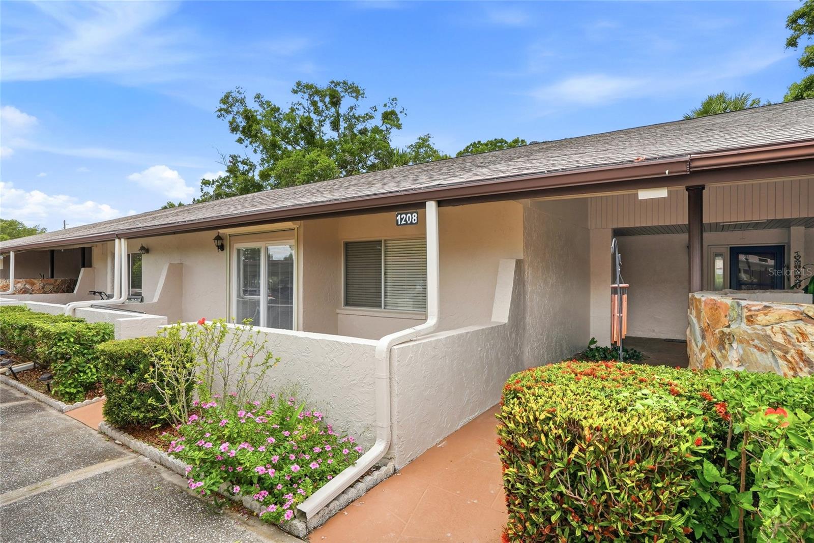 1208 14th Cir SE, Largo, FL 33771