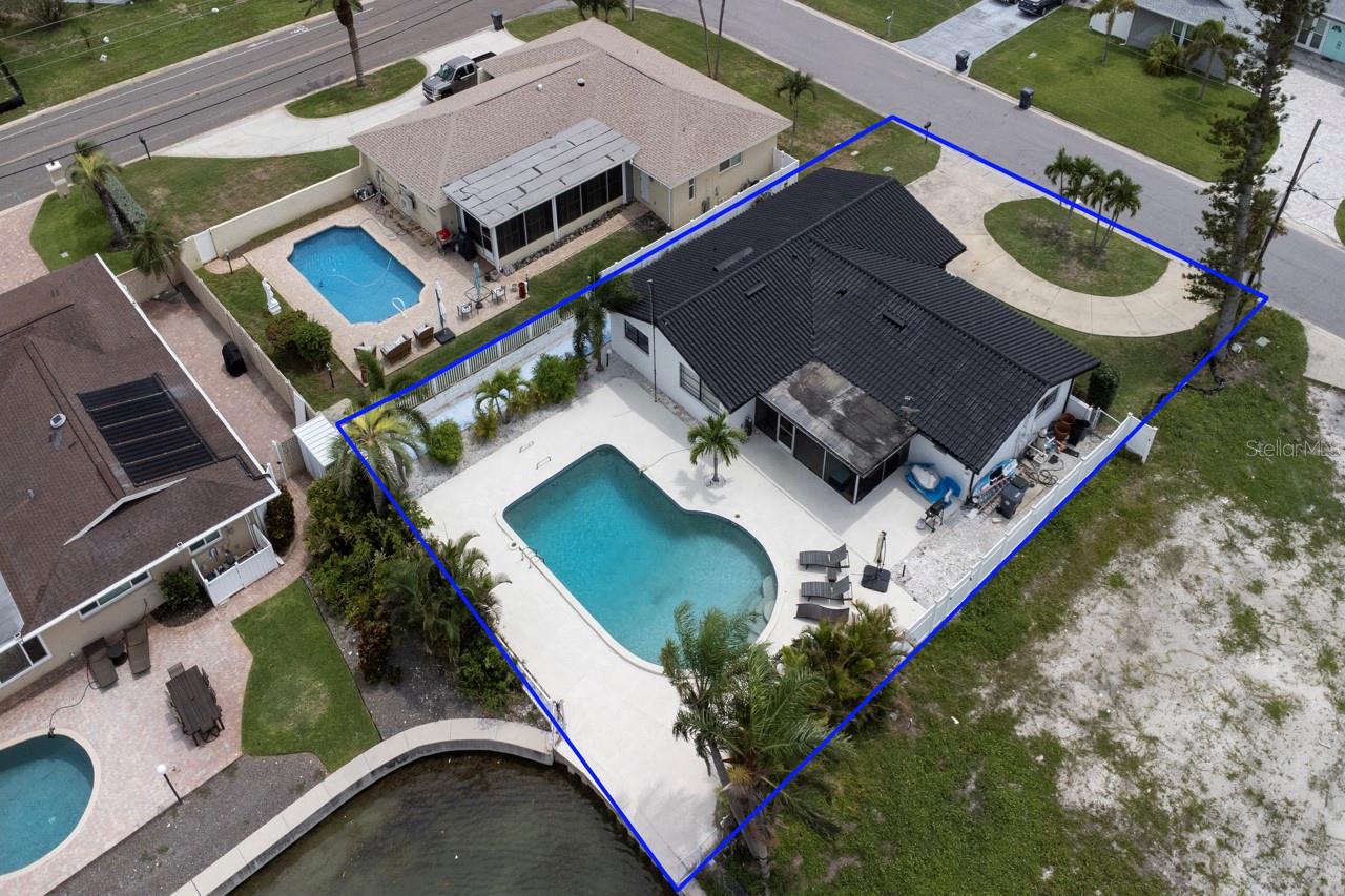 12125 6th St E, Treasure Island, FL 33706