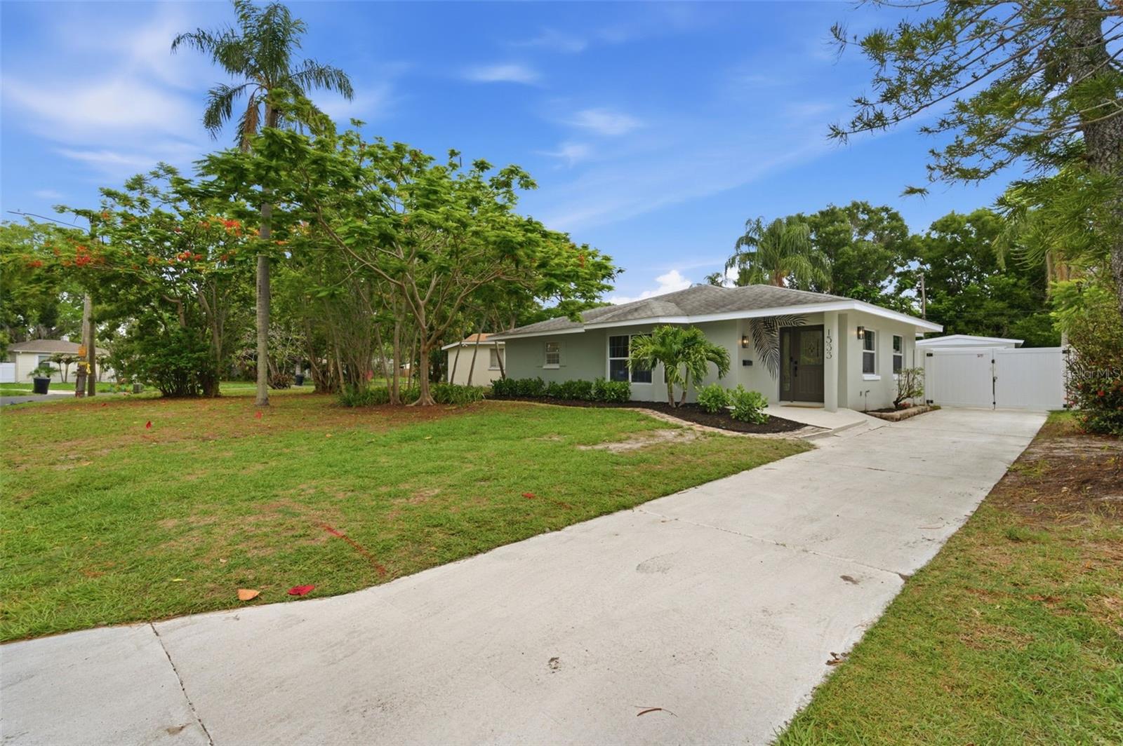 1533 Suffolk St N, St Petersburg, FL 33710