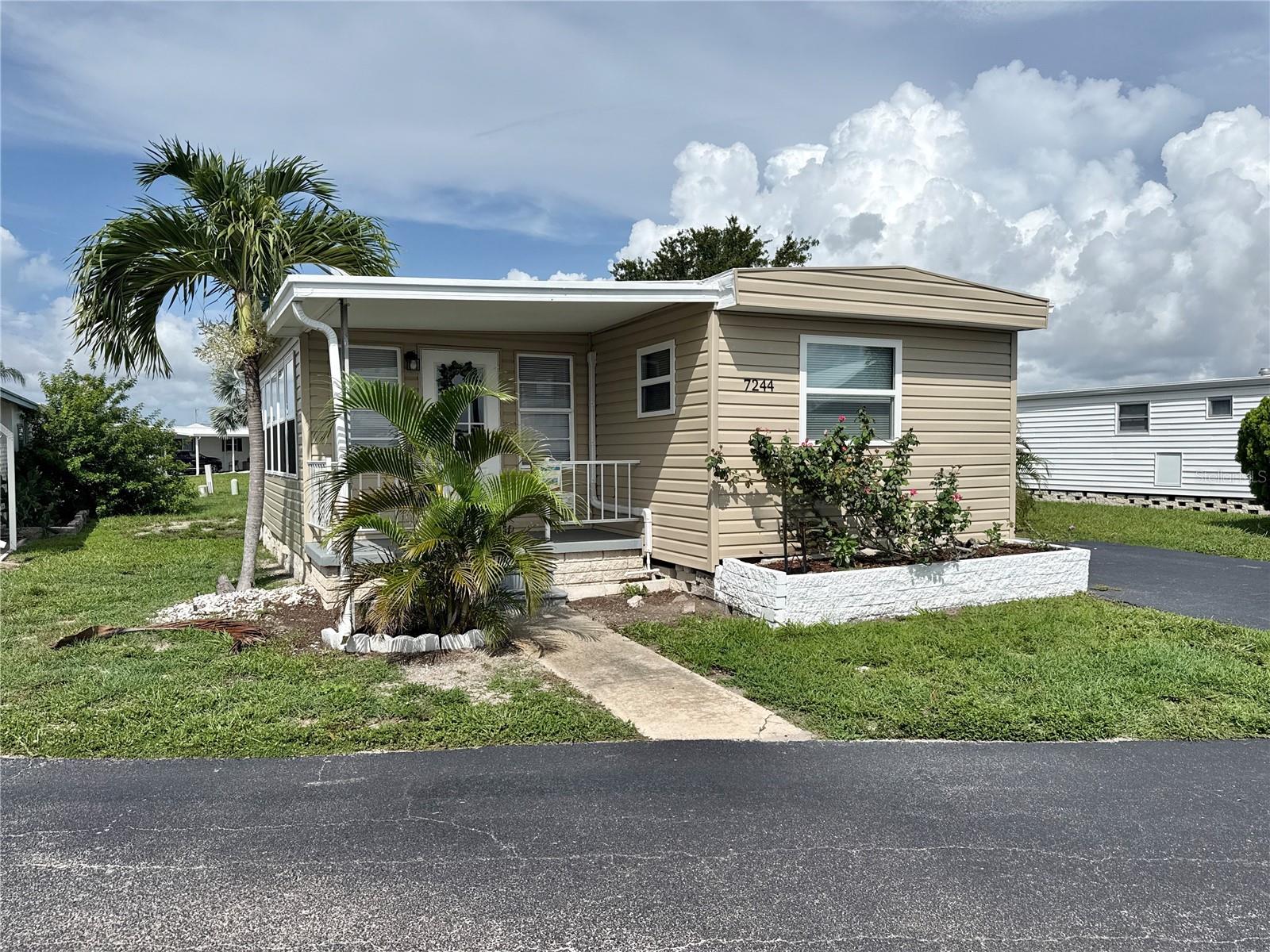 7244 Mount Fairfield Rd NE #530, St Petersburg, FL 33702