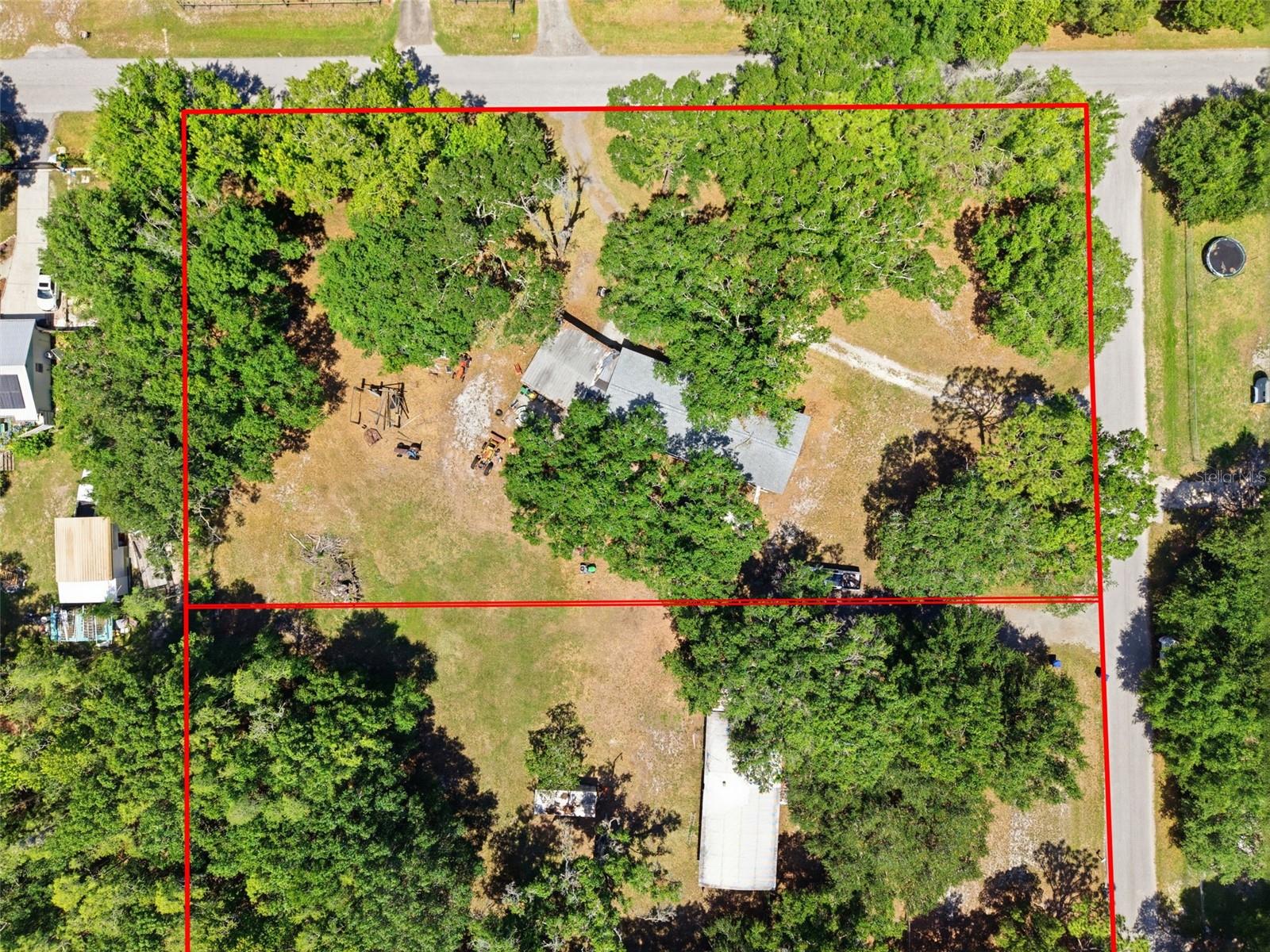 17214 Chinaberry Rd, Lutz, FL 33558
