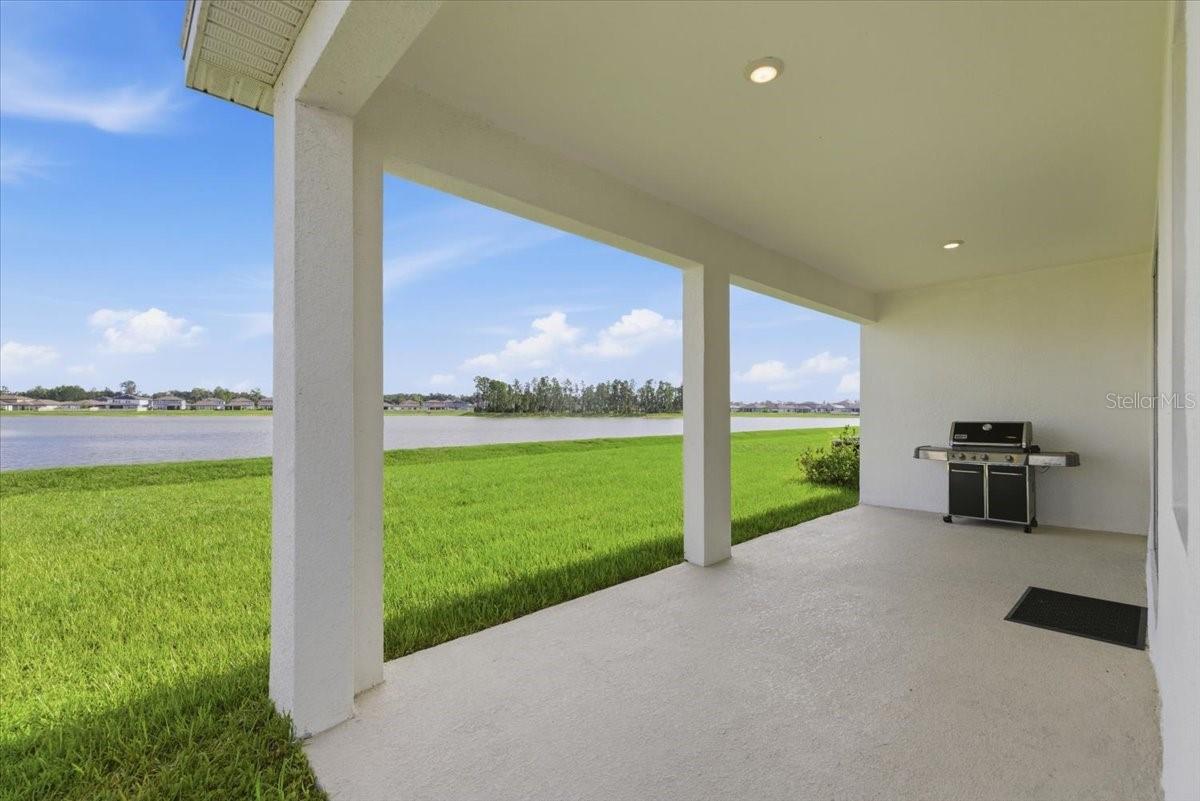1413 Tropical Oasis Ave, Plant City, FL 33565