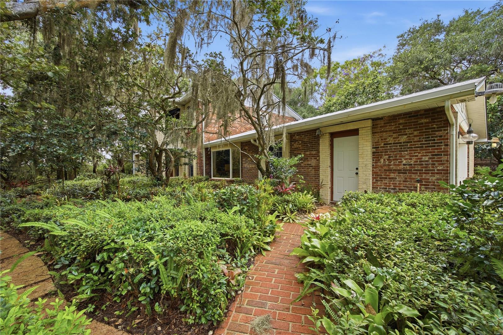 2271 Keystone Rd, Tarpon Springs, FL 34688