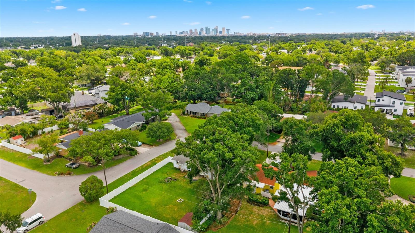 2109 W Erna Dr, Tampa, FL 33603
