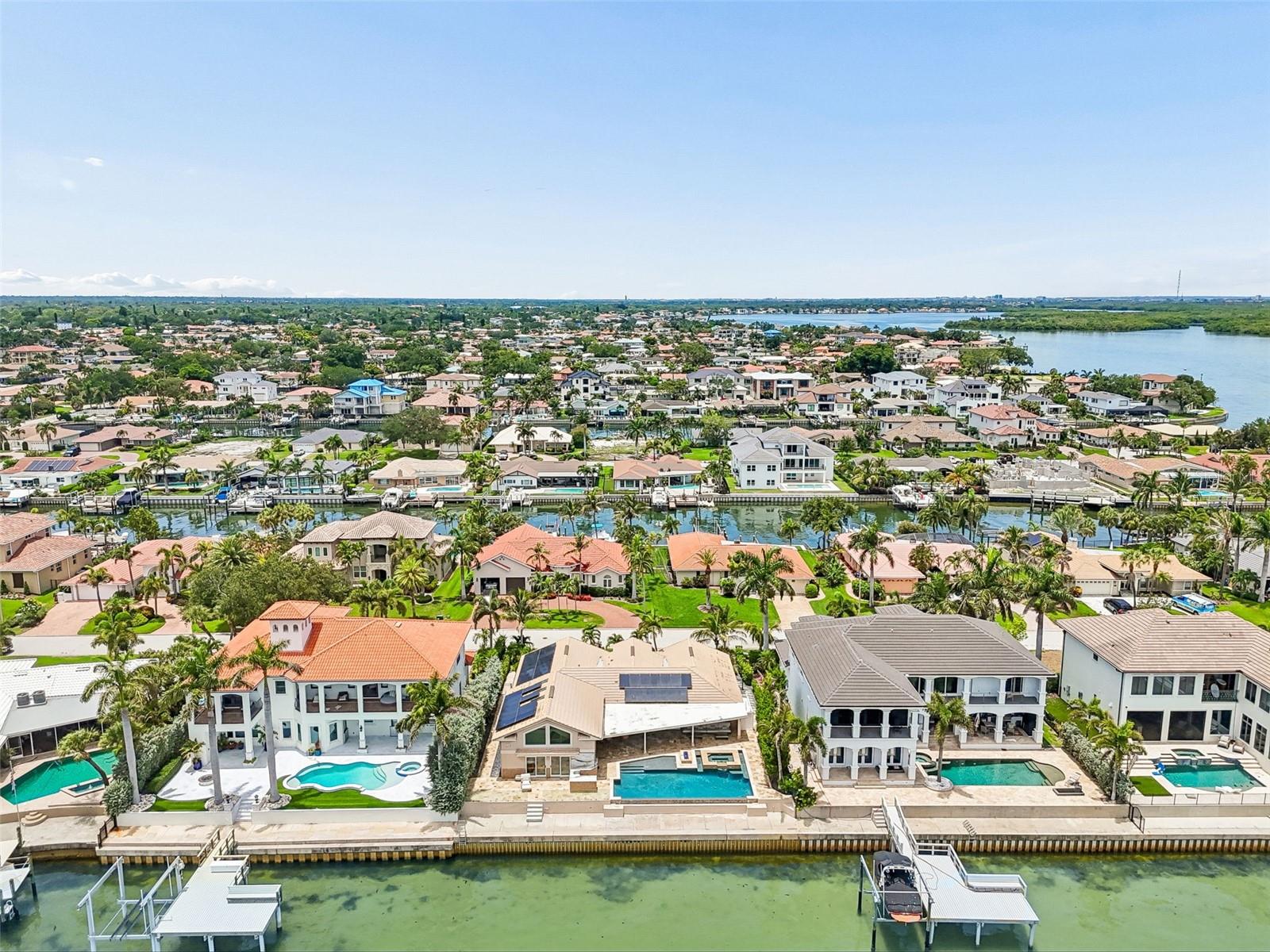 2038 Carolina Ave NE, St Petersburg, FL 33703