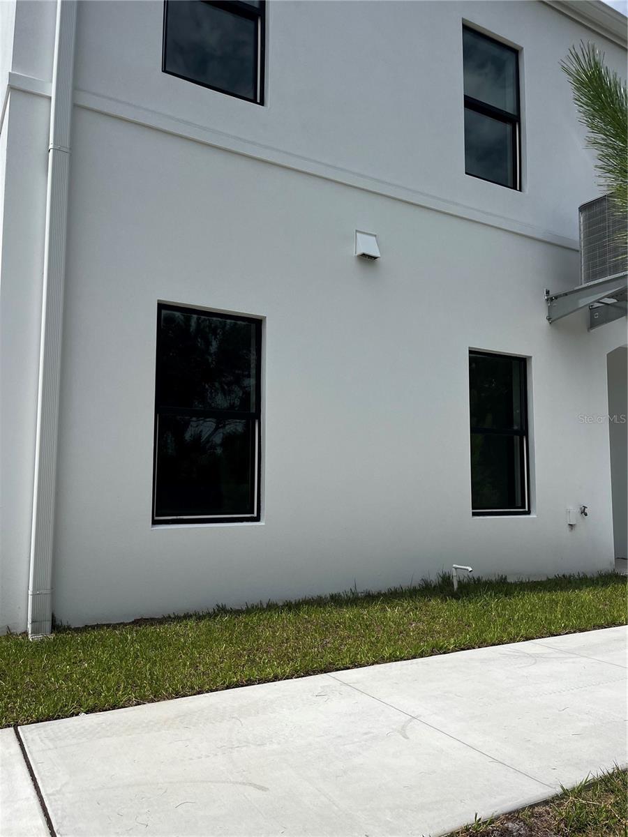 4363 Cambio Gardens Ct, Tampa, FL 33610