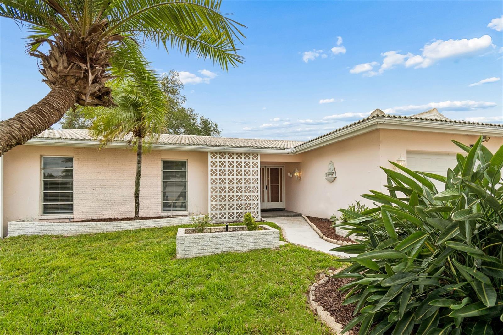 14363 Neptune Rd, Seminole, FL 33776
