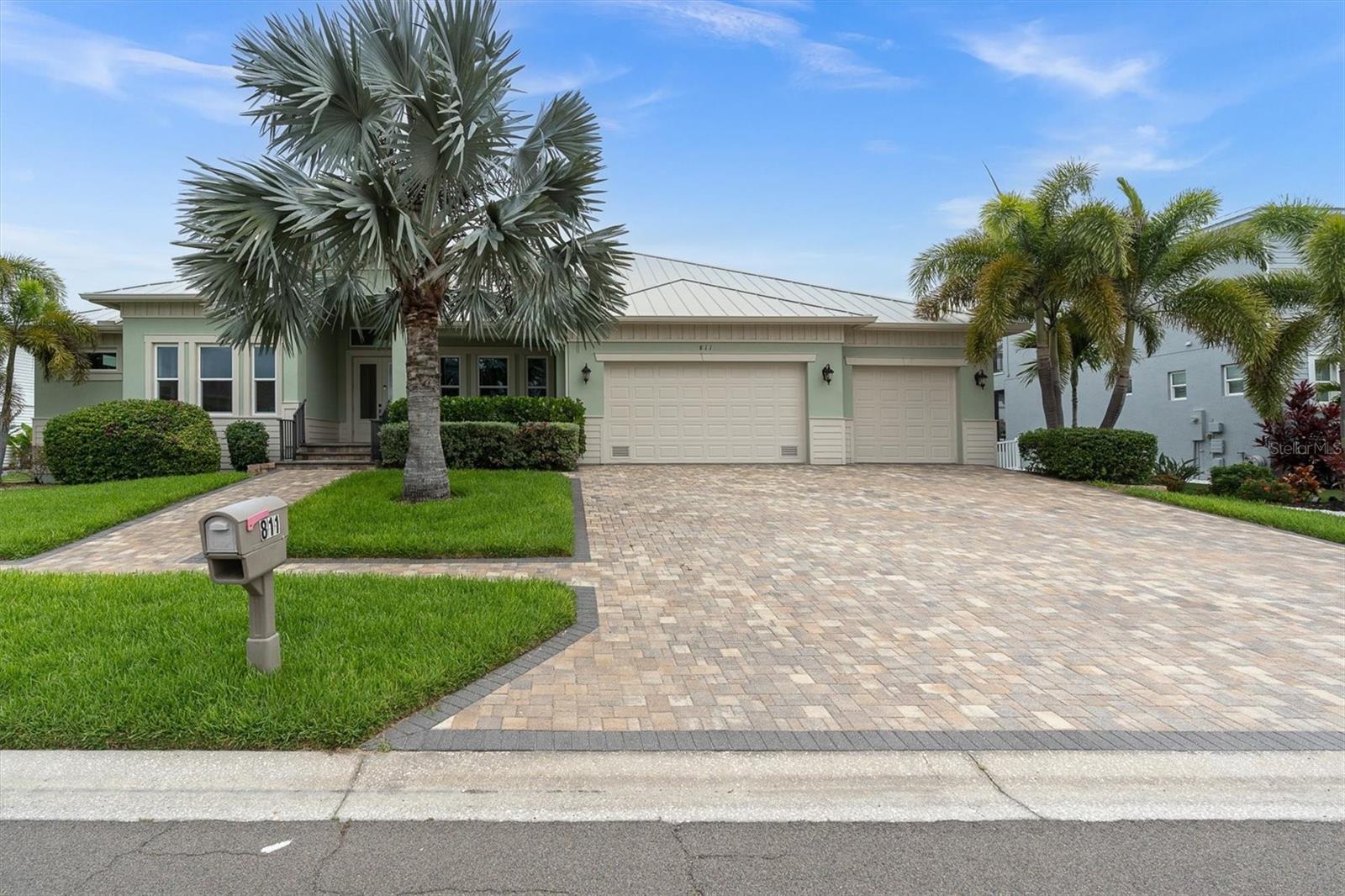 811 Birdie Way, Apollo Beach, FL 33572
