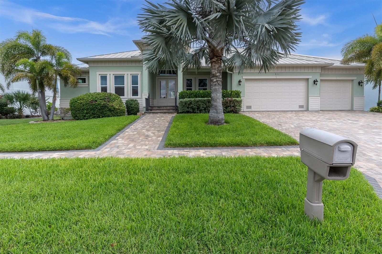 811 Birdie Way, Apollo Beach, FL 33572