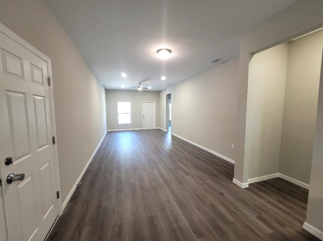 5025 Finders Ct, Tampa, FL 33617