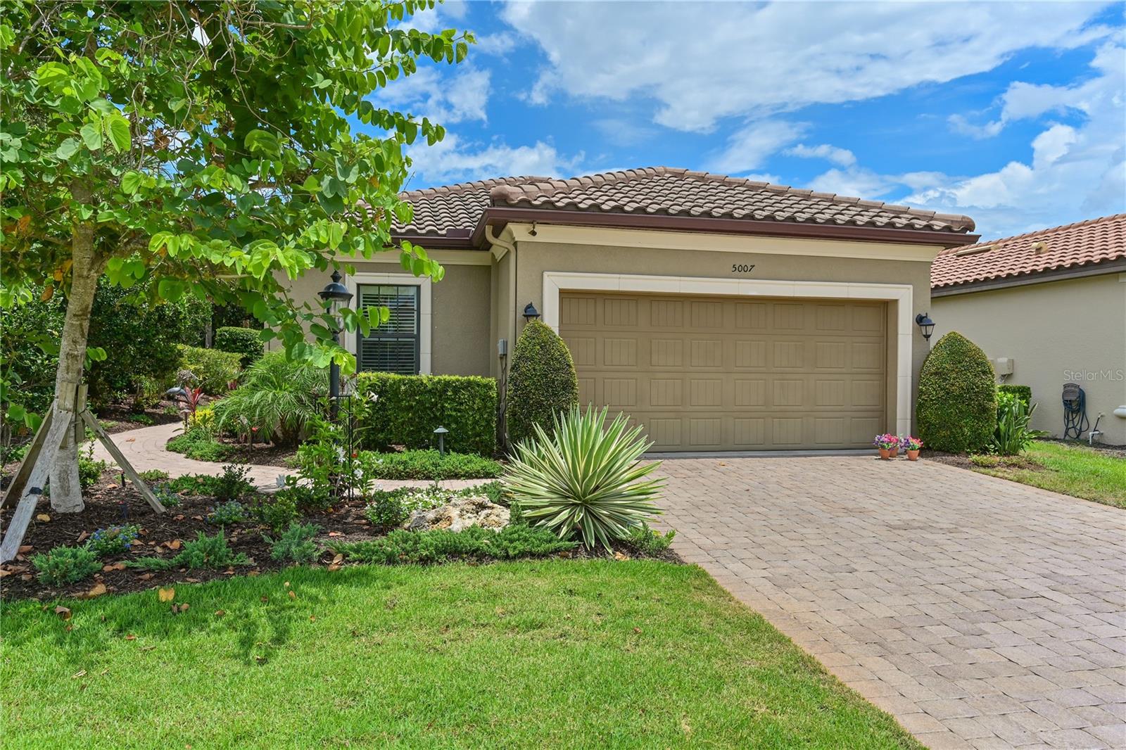 5007 Serata Dr, Bradenton, FL 34211