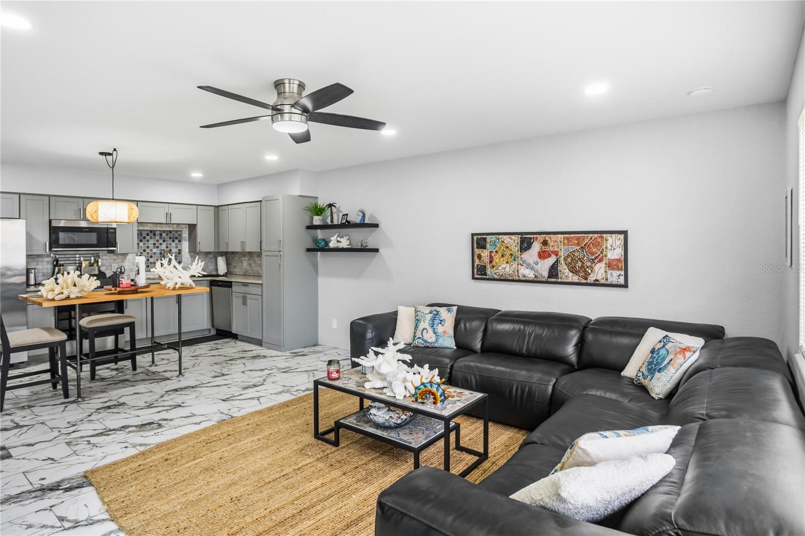 416 73rd Ave N #207, St Petersburg, FL 33702