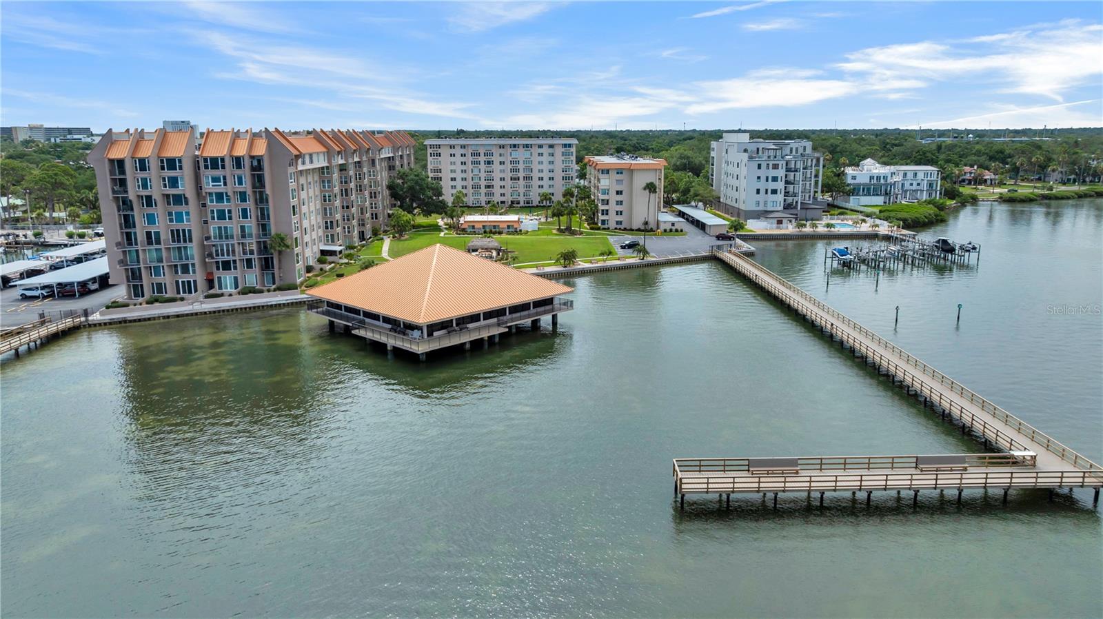 622 Edgewater Dr #823, Dunedin, FL 34698
