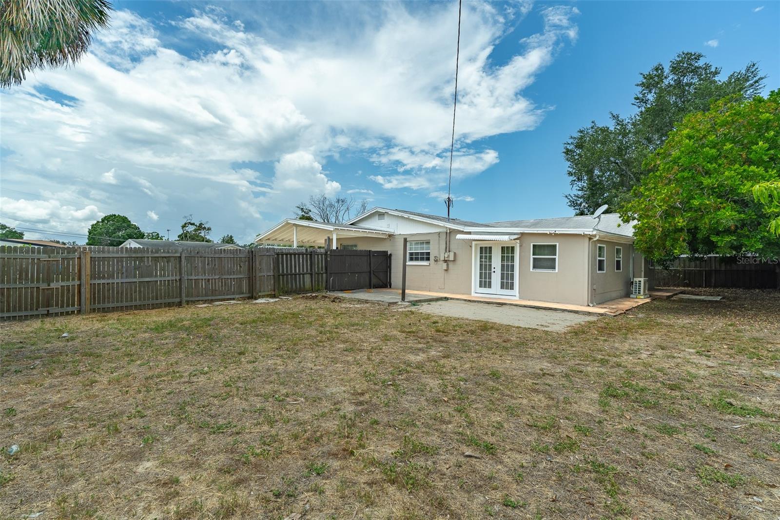 6001 Crestridge Rd, Tampa, FL 33634