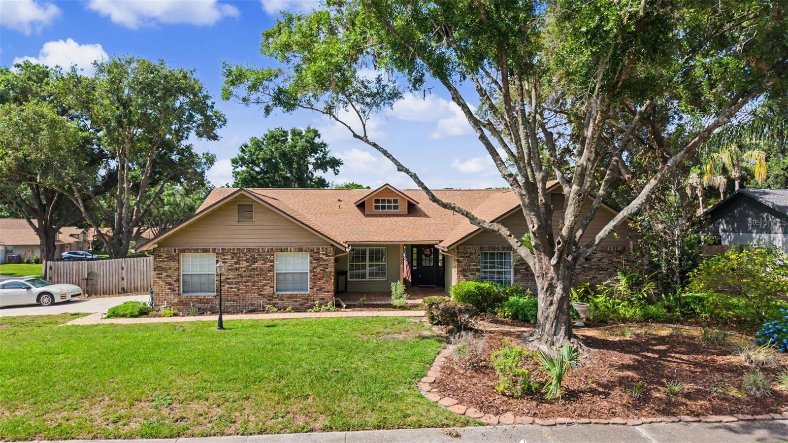 3916 Broomsedge Ln, Valrico, FL 33596