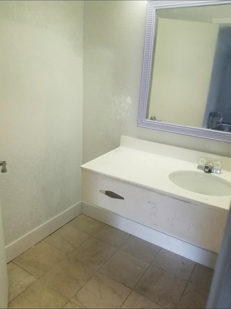 7150 N Tamiami Trl #S503, Sarasota, FL 34243