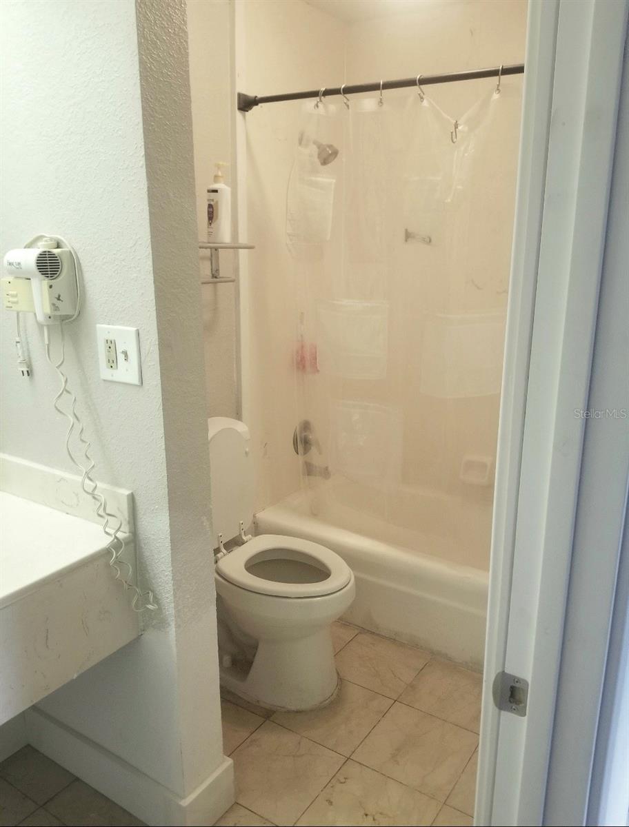 7150 N Tamiami Trl #S503, Sarasota, FL 34243