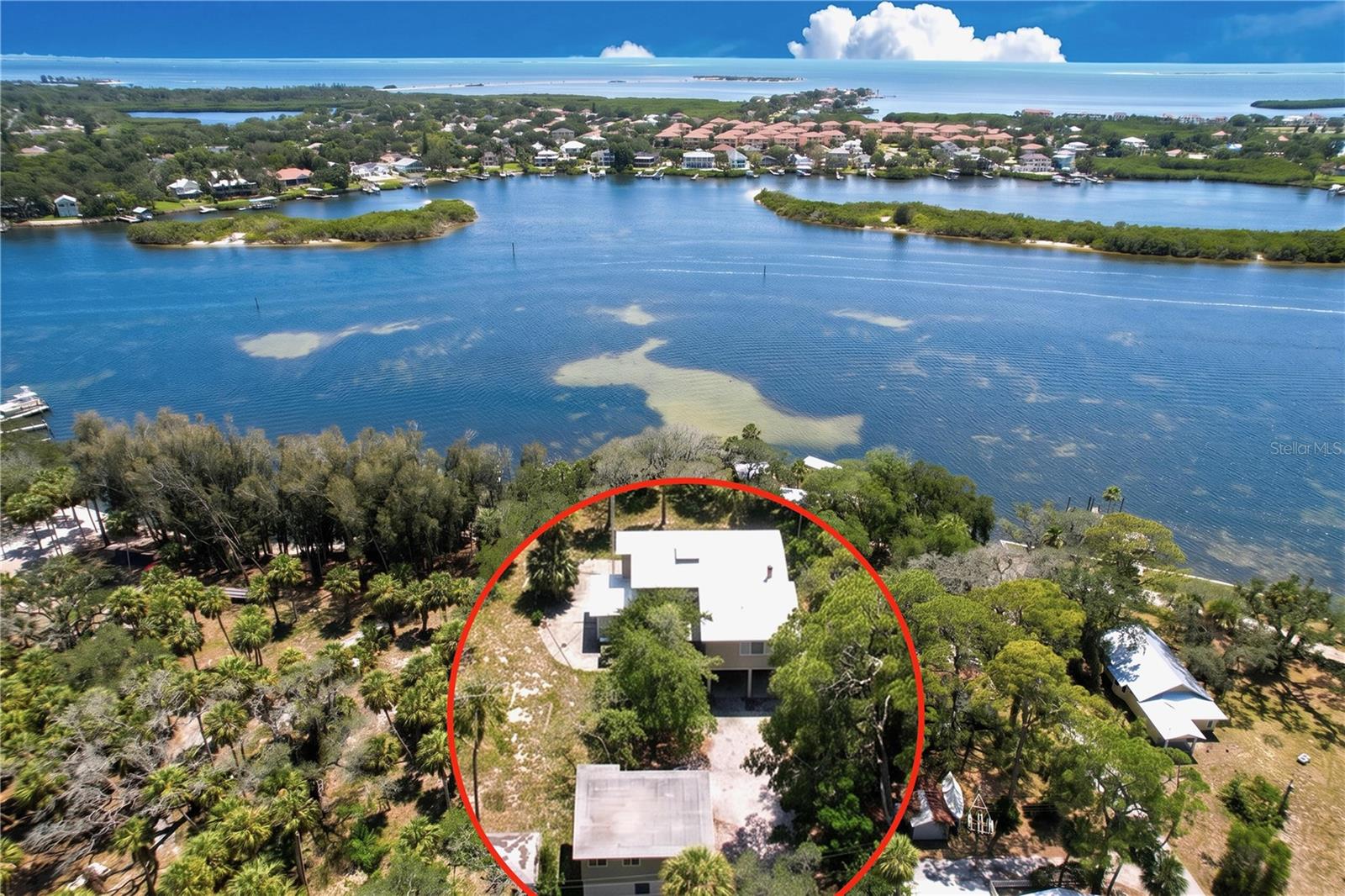 1275 Mickler Ln, Tarpon Springs, FL 34689