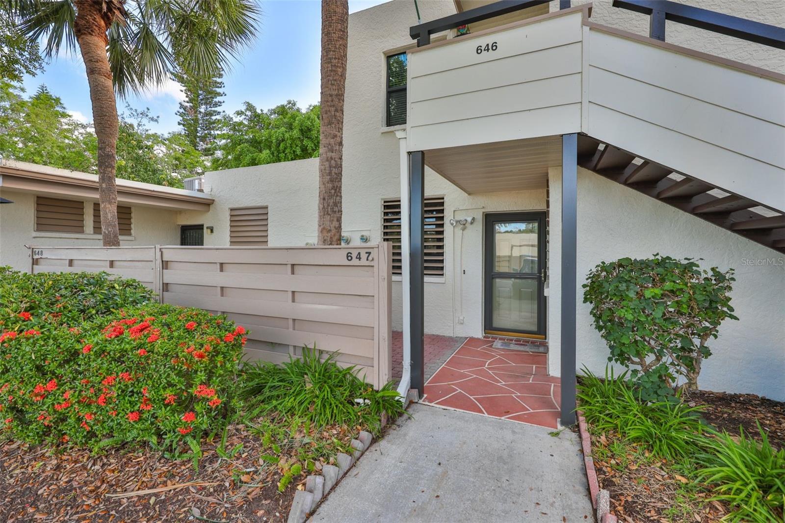 647 Woodlawn Dr #647, Bradenton, FL 34210