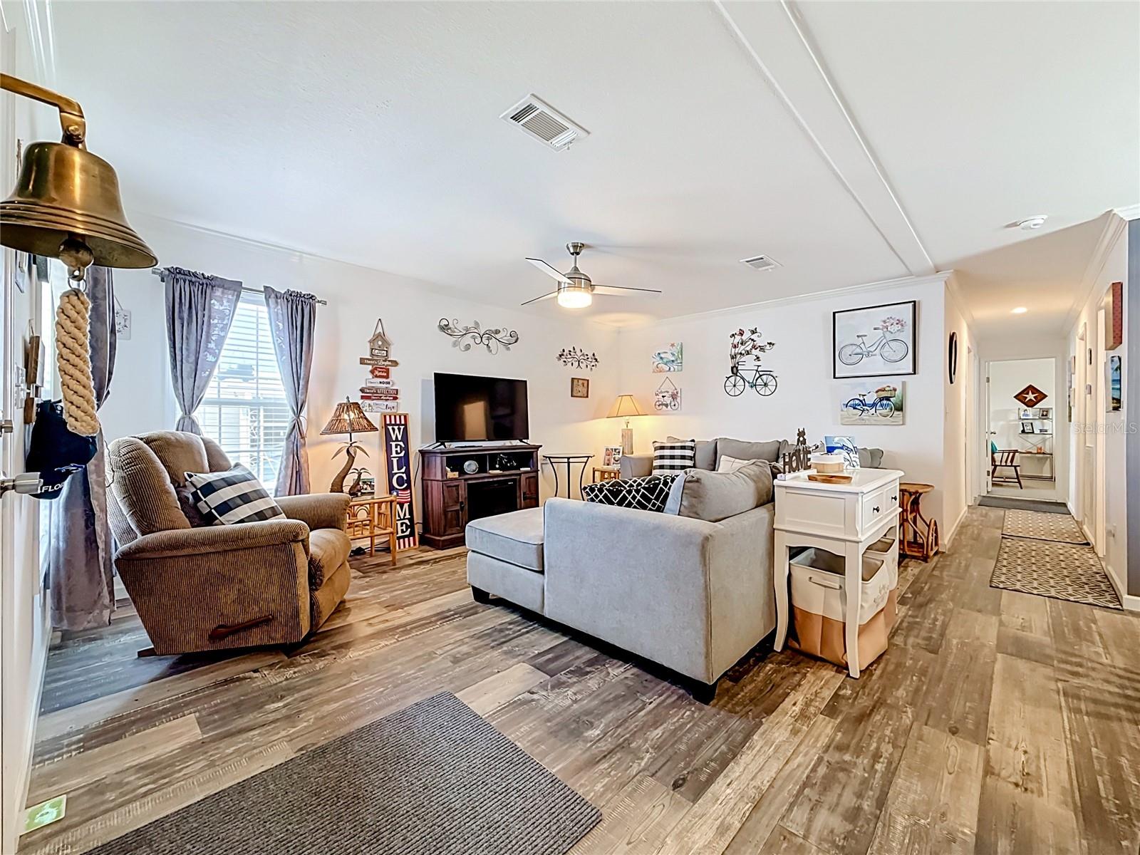 10485 Holiday Shores Dr #302, Largo, FL 33773