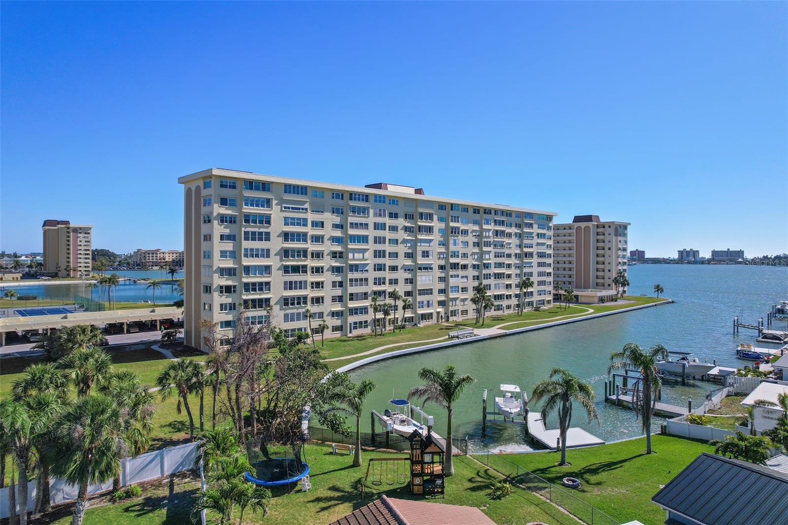 4725 Cove Cir #704, St Petersburg, FL 33708