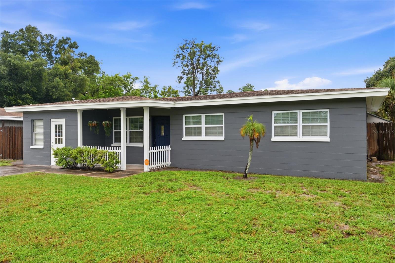 8685 Magnolia Dr, Seminole, FL 33777