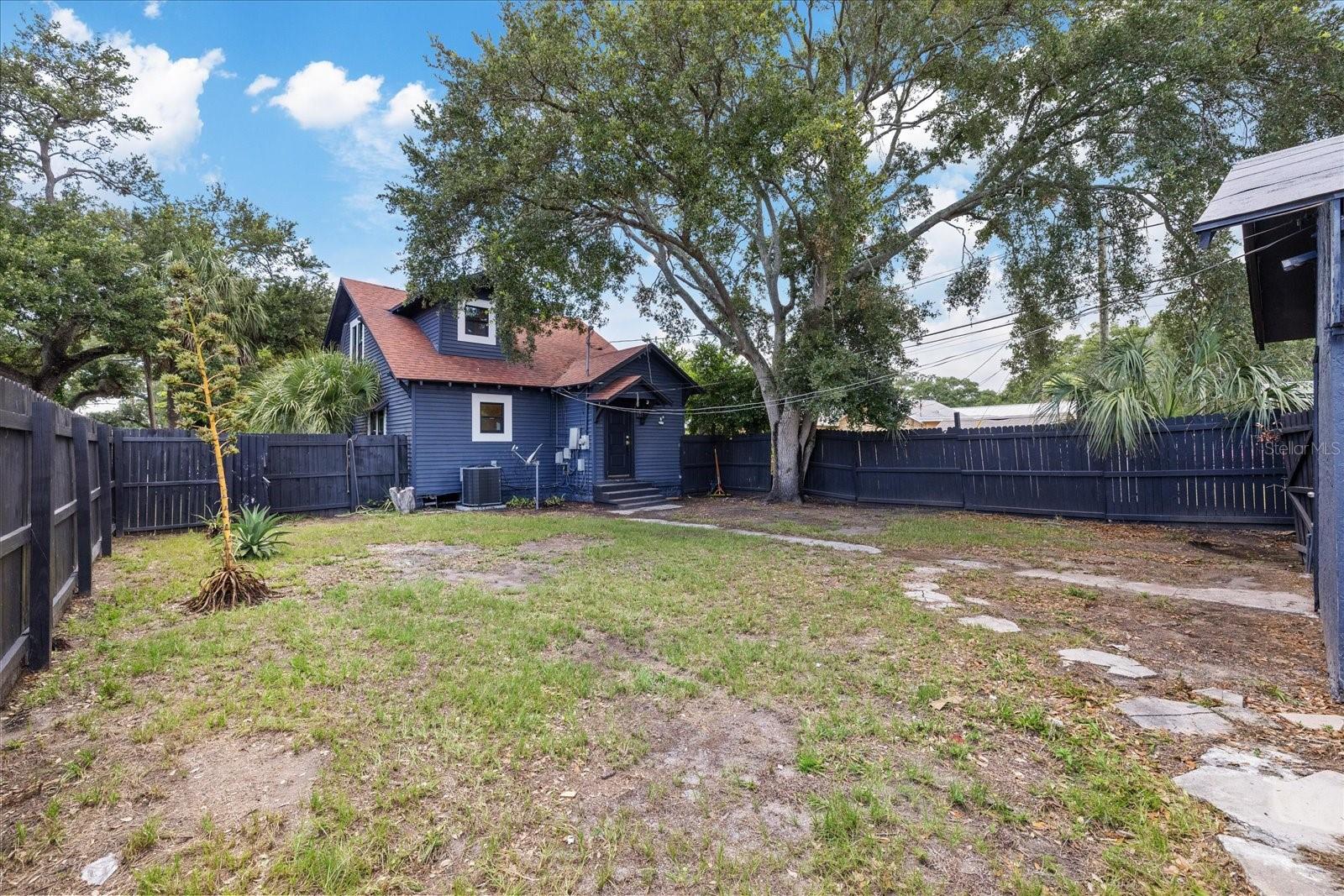 1618 12th St S, St Petersburg, FL 33705