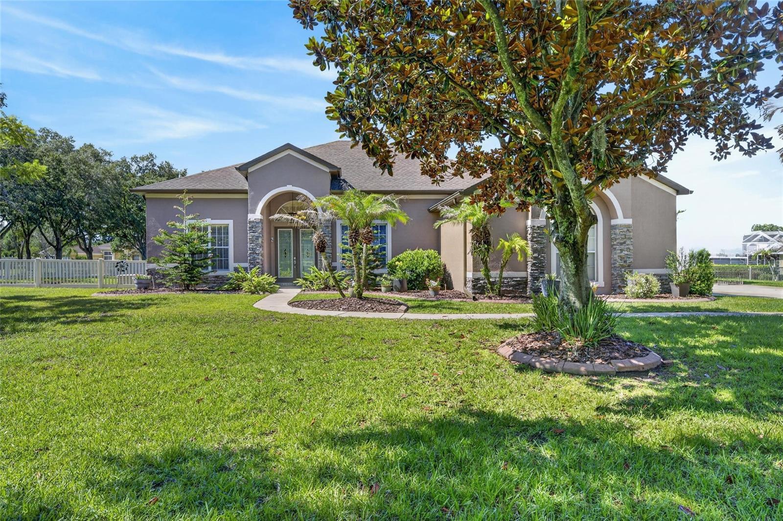 209 Forest Breeze Ave, Brandon, FL 33511