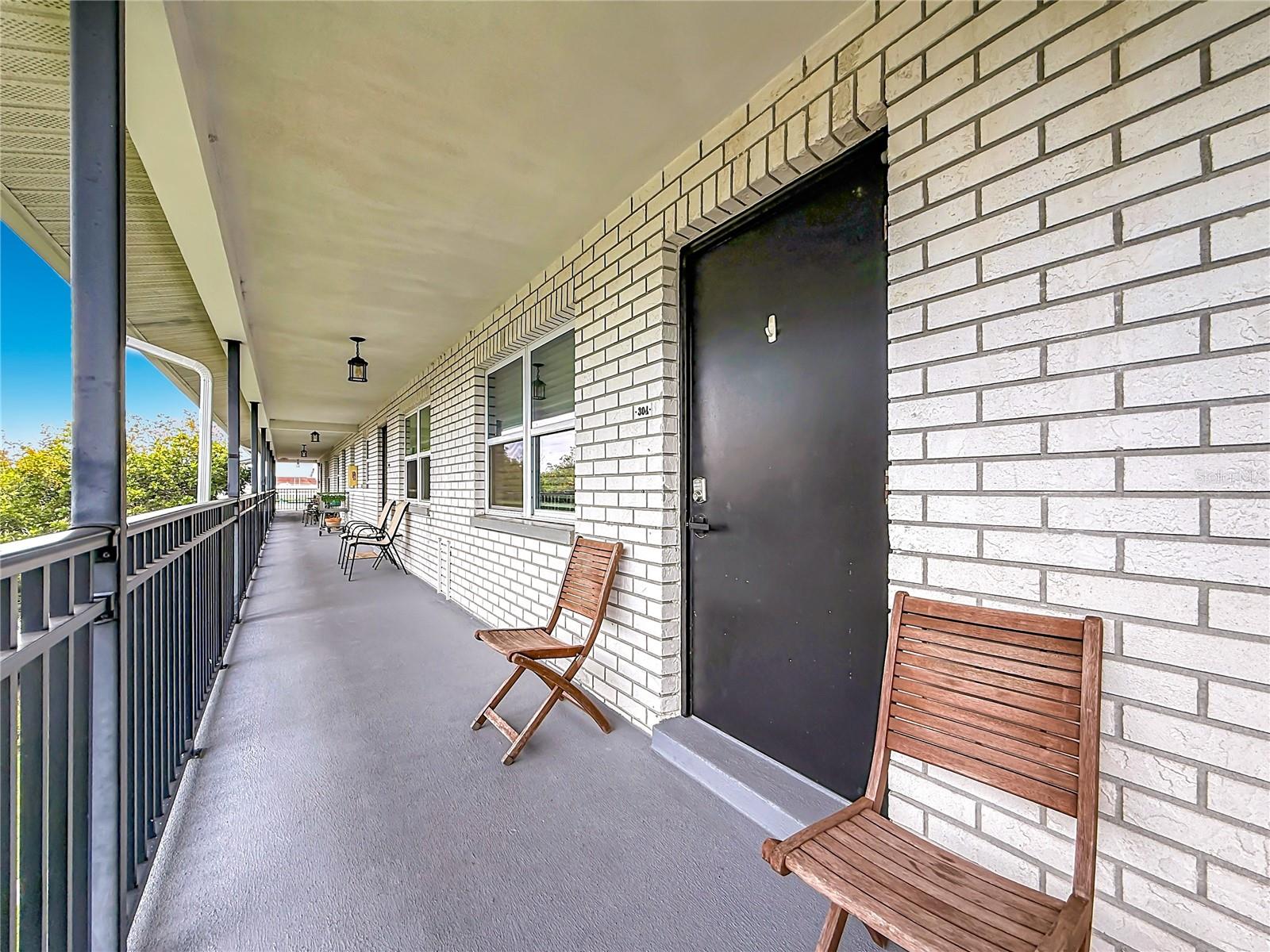 4050 4th St N #304, St Petersburg, FL 33703