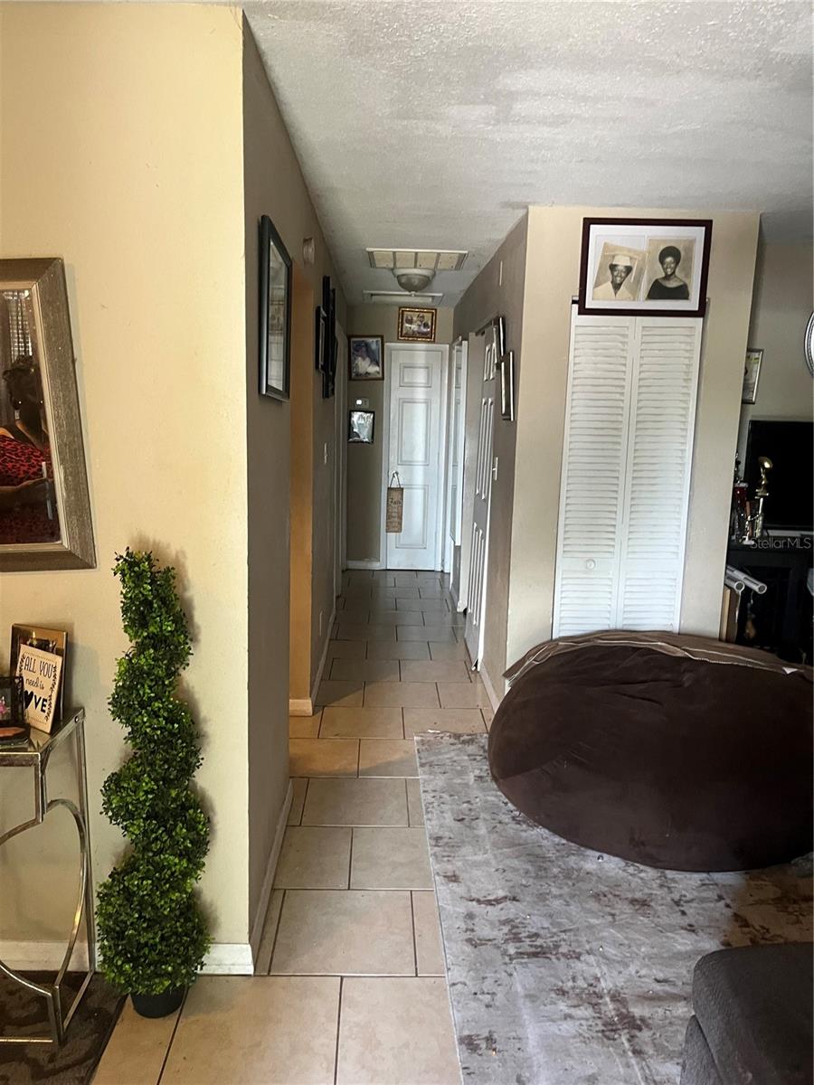 3104 E Chelsea St, Tampa, FL 33610