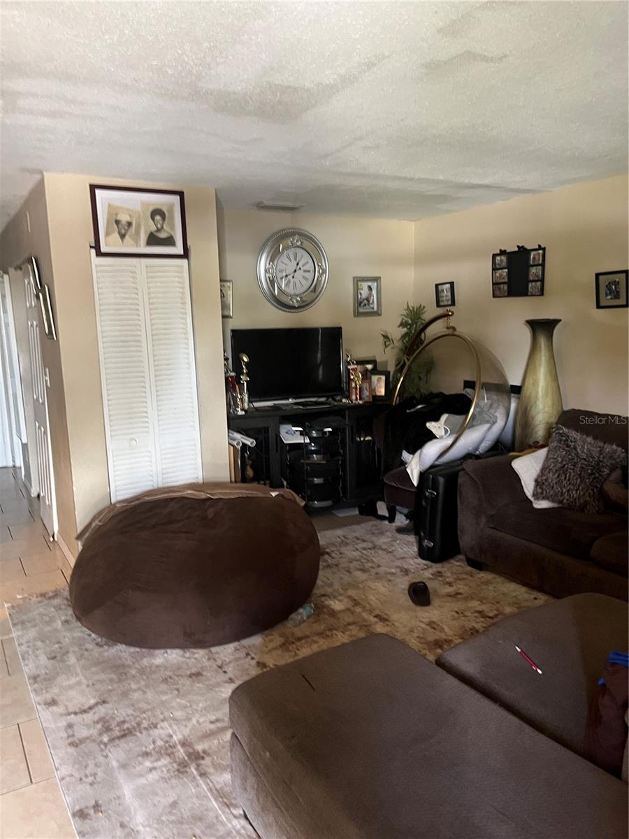 3104 E Chelsea St, Tampa, FL 33610