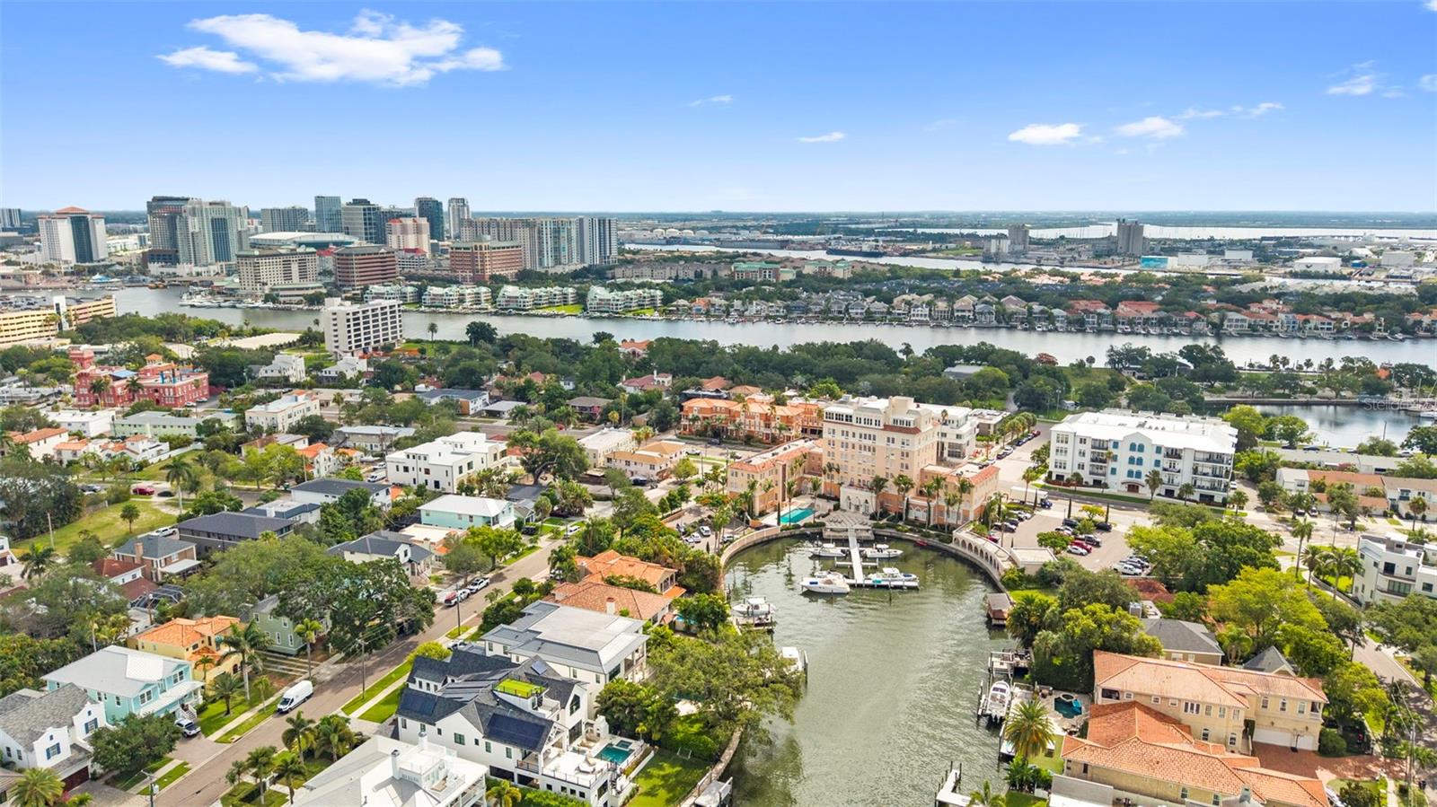 905 Villa Venicia Way, Tampa, FL 33606
