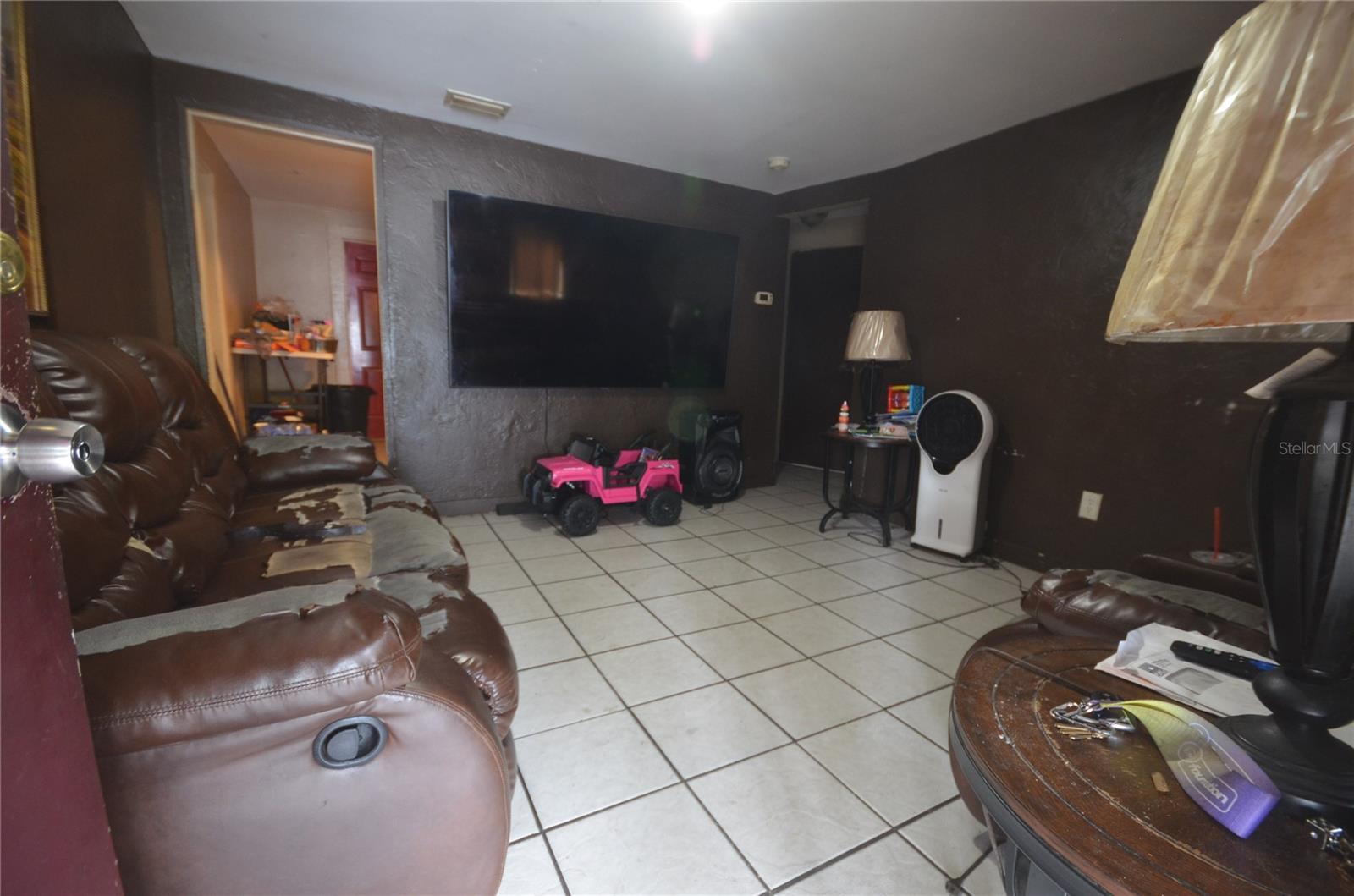 1607 E Nome St, Tampa, FL 33604