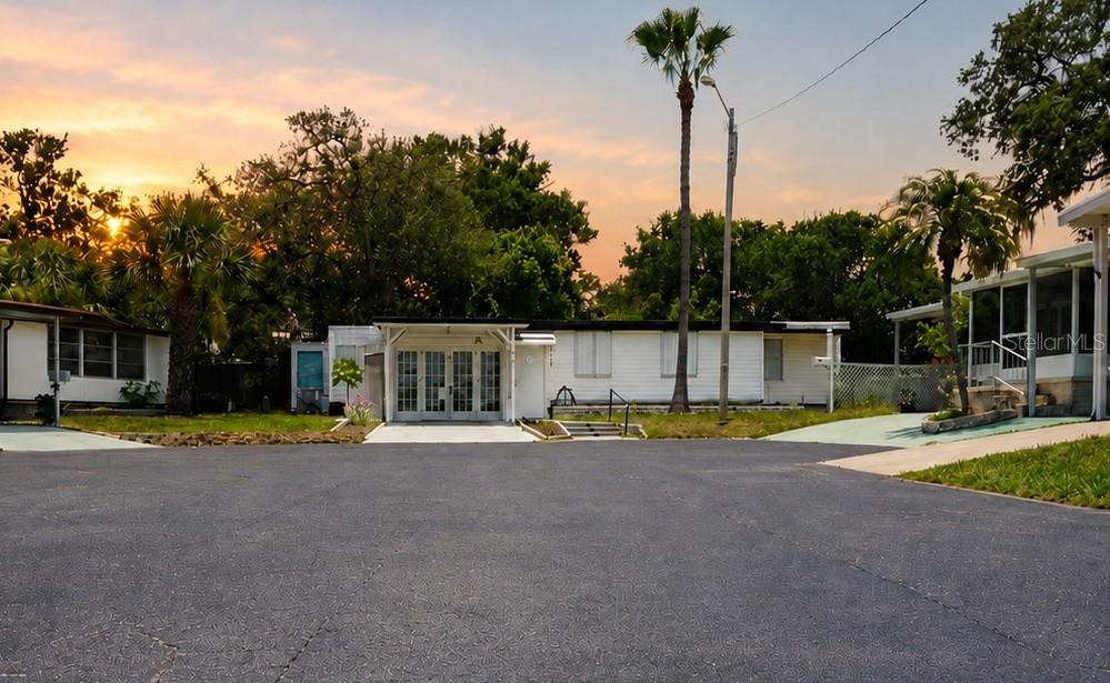 980 7th St NW #71, Largo, FL 33770