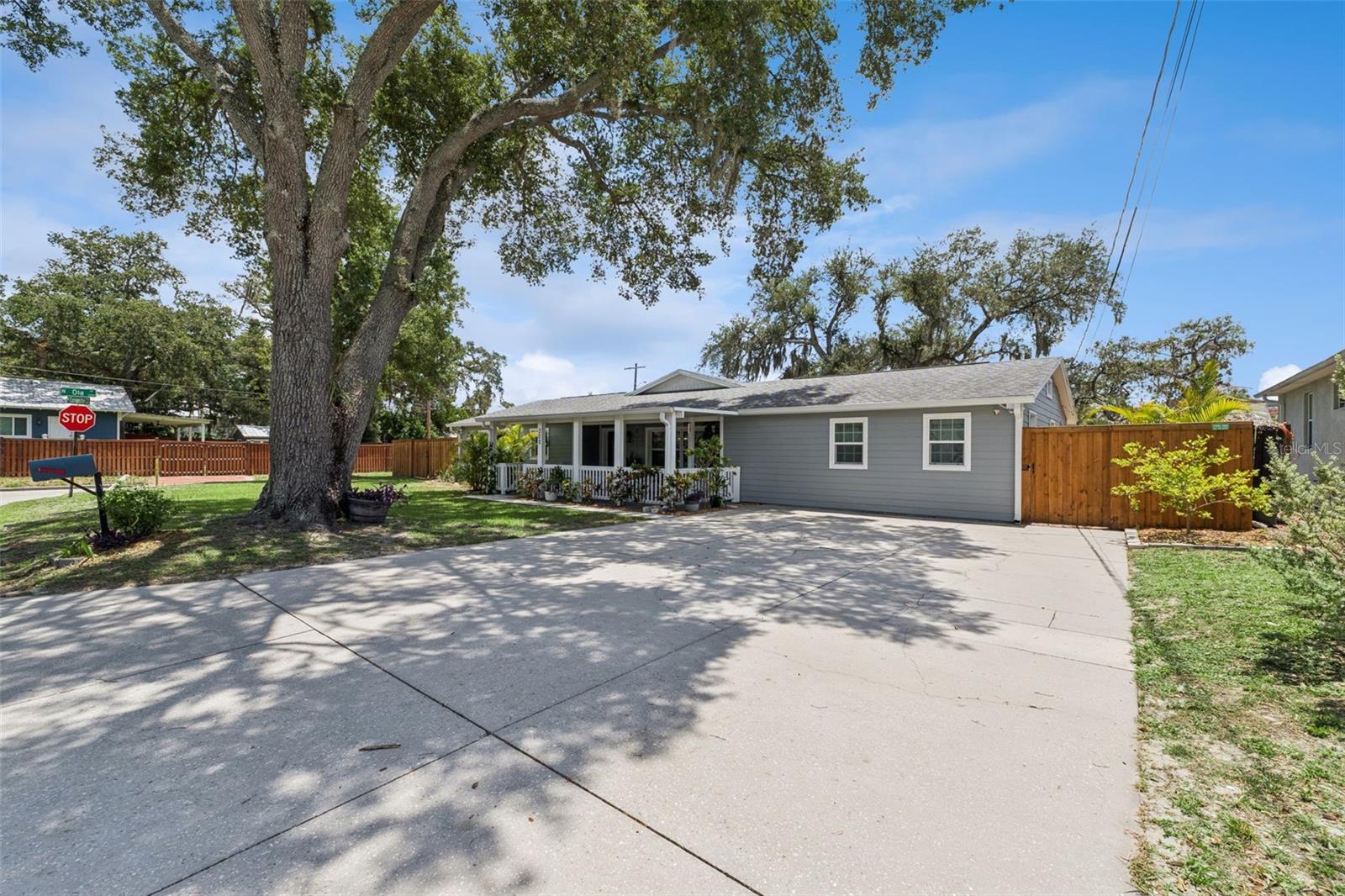 302 W Comanche Ave, Tampa, FL 33604