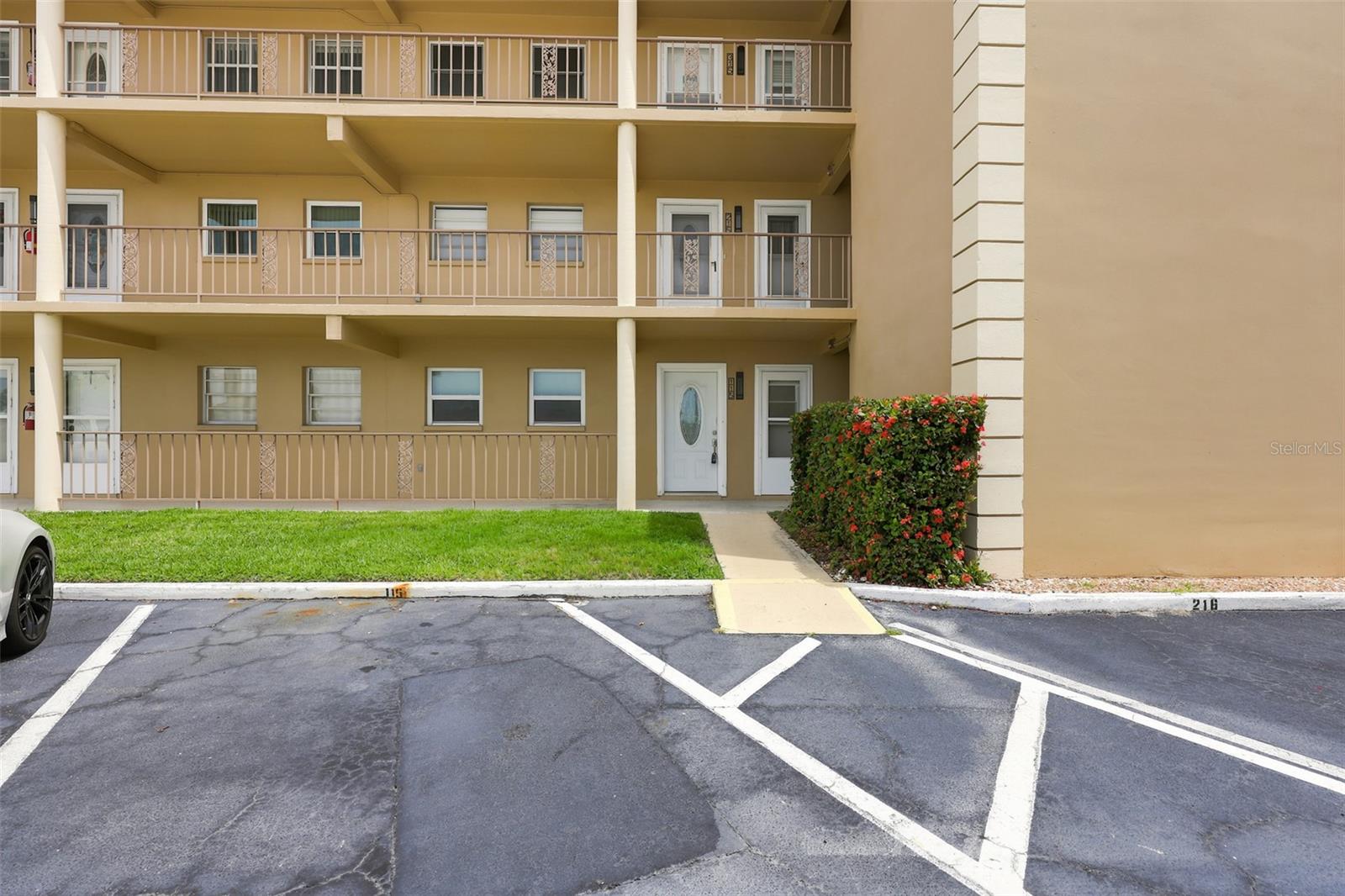 1 Boca Ciega Point Blvd #316, St Petersburg, FL 33708