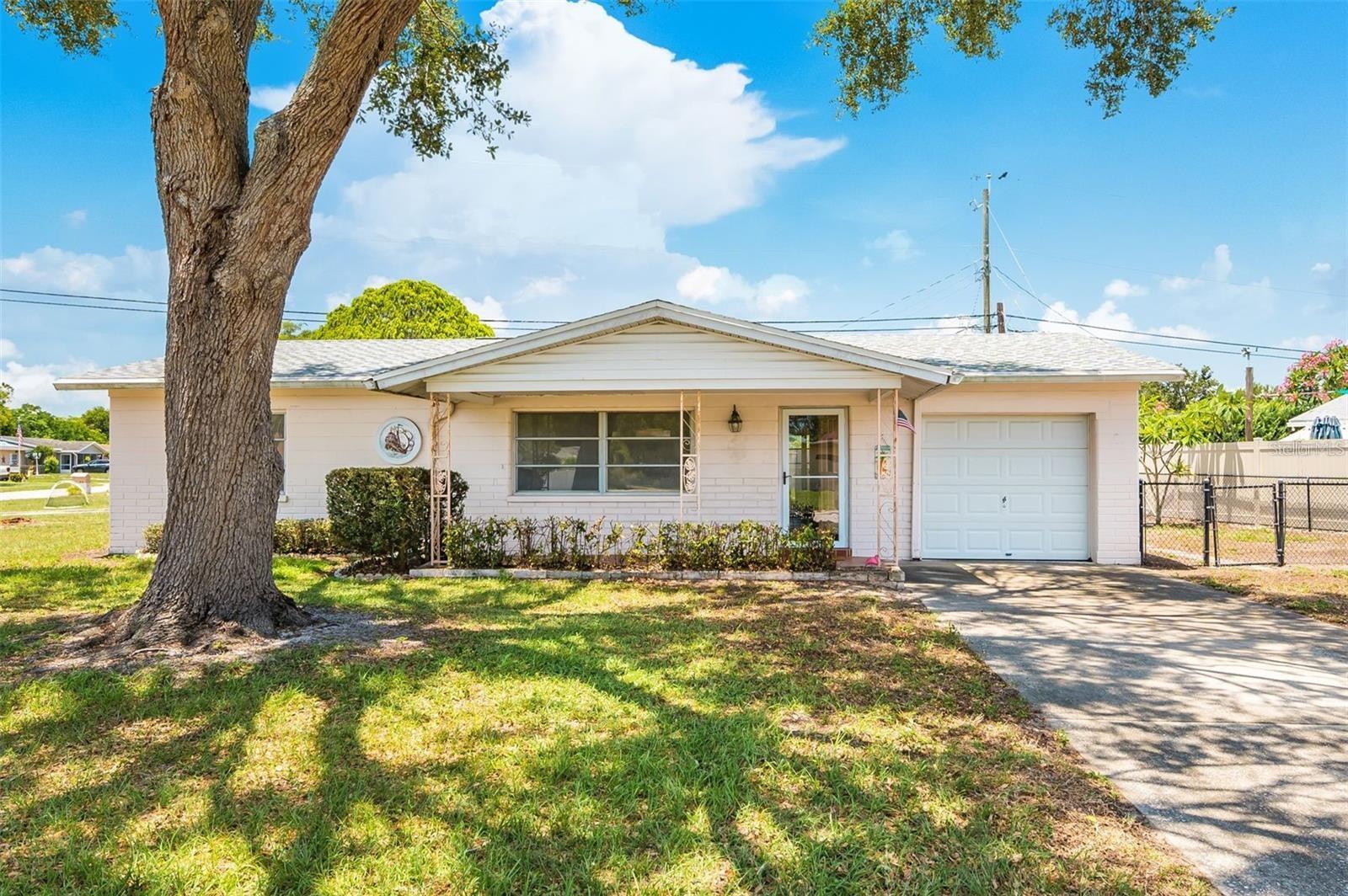 10833 111th Pl N, Seminole, FL 33778