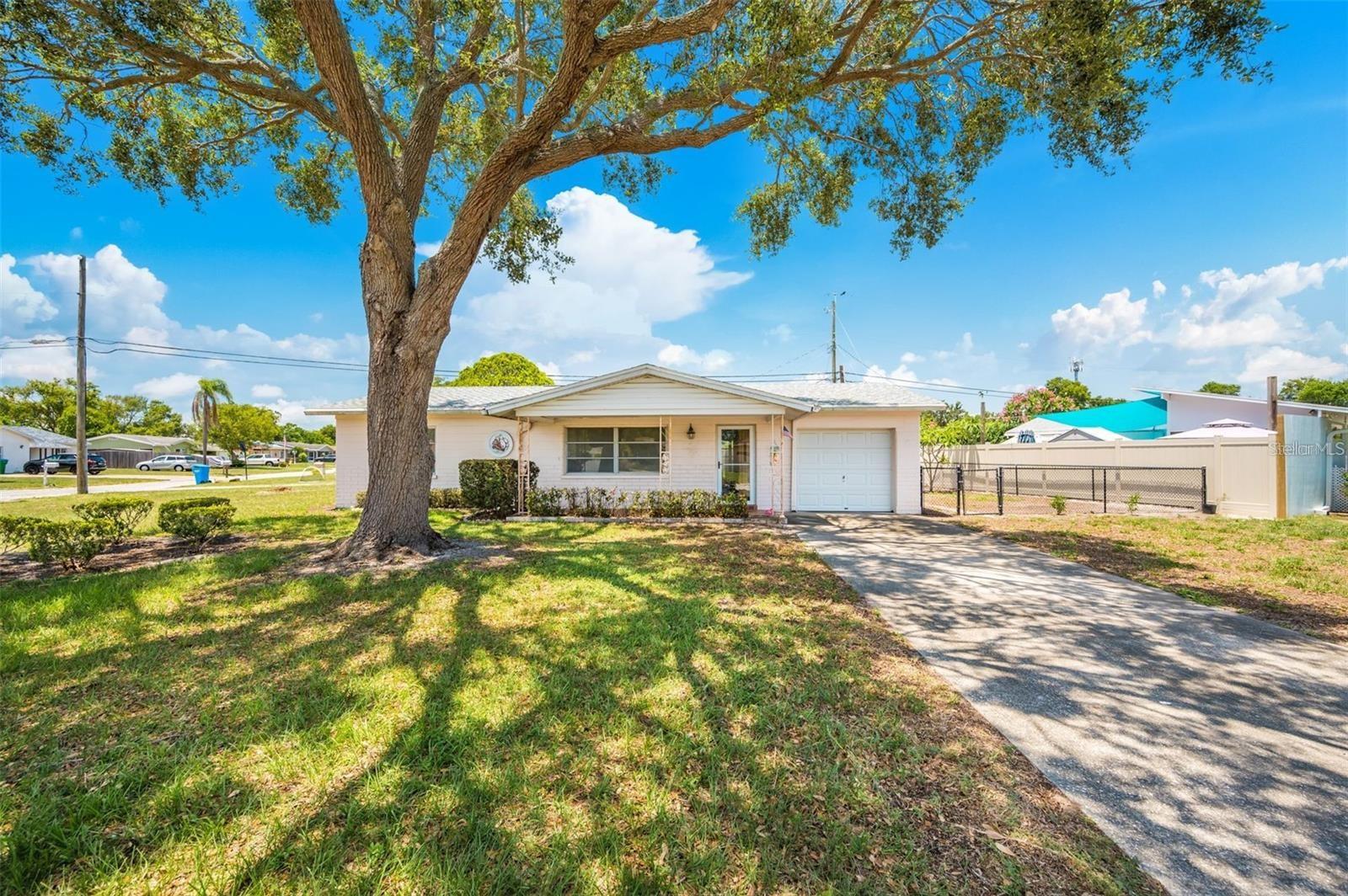 10833 111th Pl N, Seminole, FL 33778