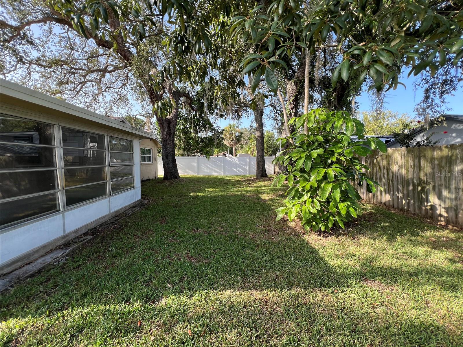 1014 Stonefence Way, Tarpon Springs, FL 34689