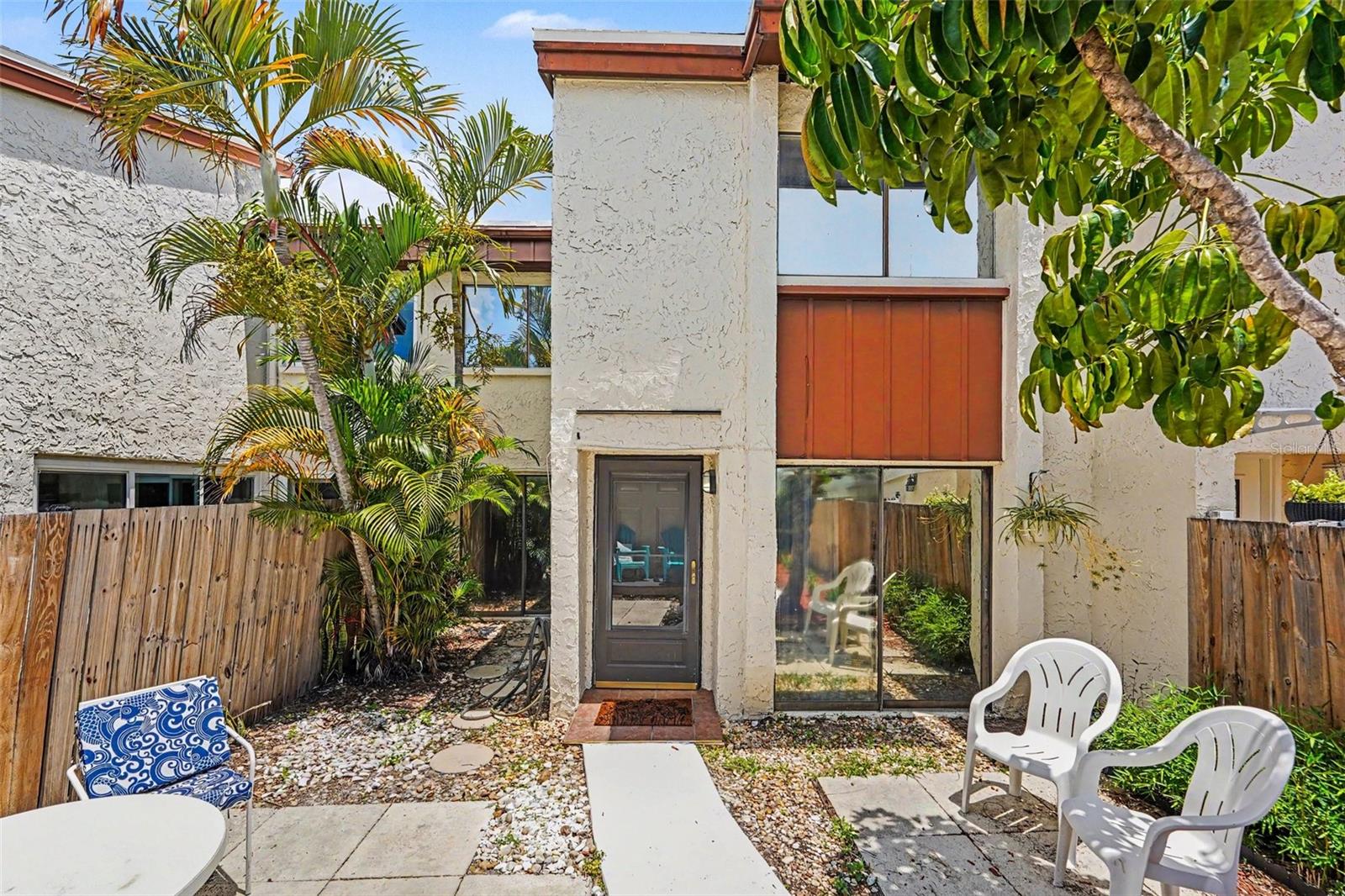2095 Sunset Point Rd #1904, Clearwater, FL 33765