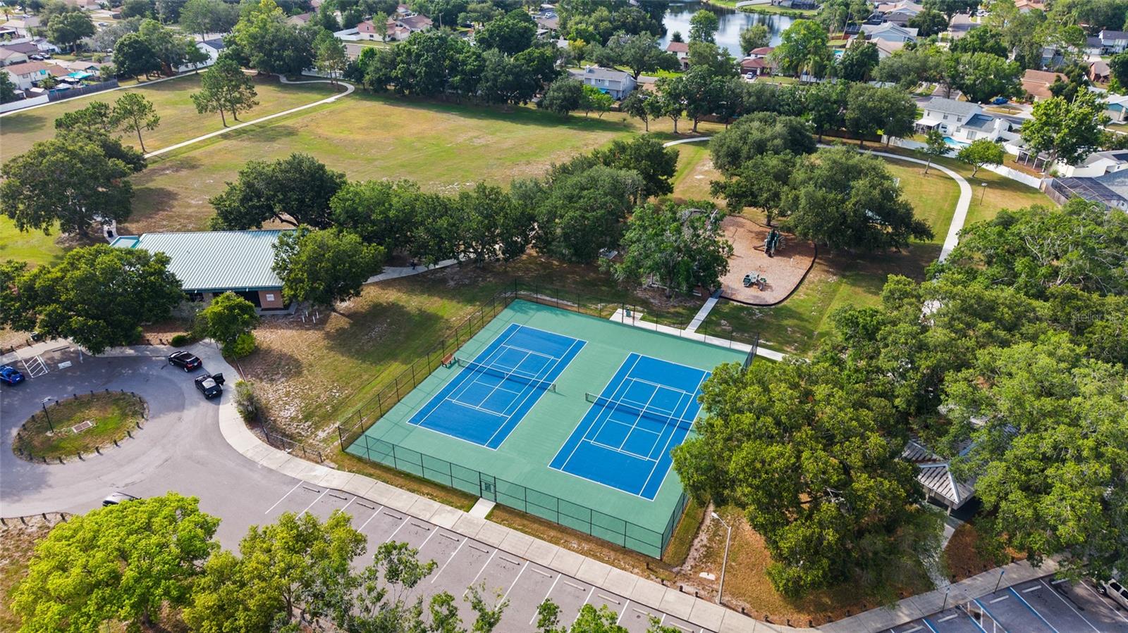 4814 Fox Hunt Dr, Tampa, FL 33624