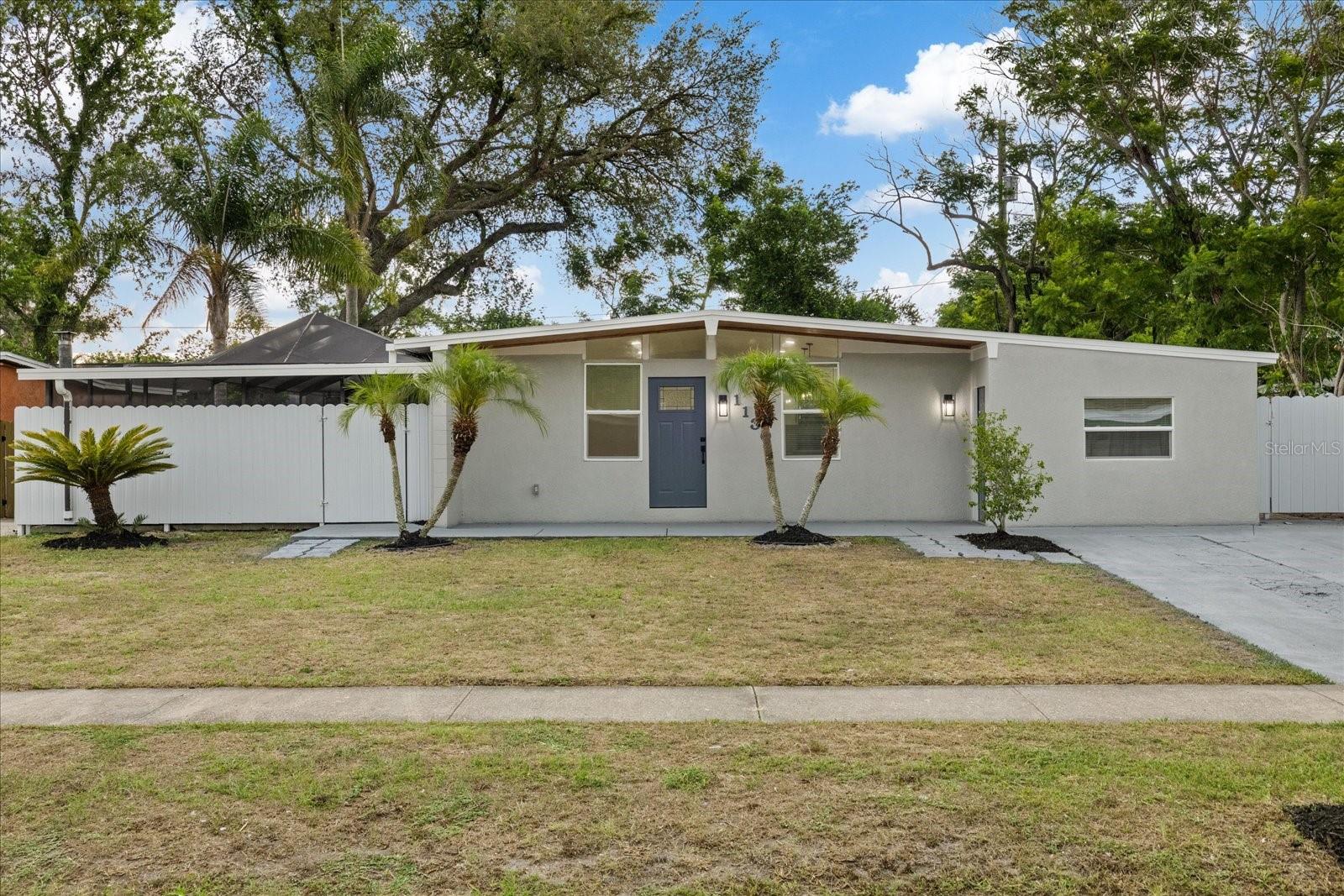 1130 Dogwood Ave, Tampa, FL 33613